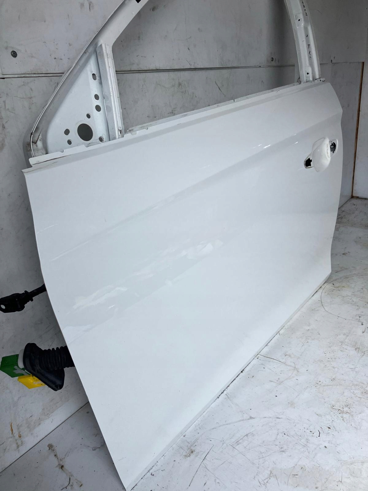 Tür links vorne OPEL CORSA F KVC