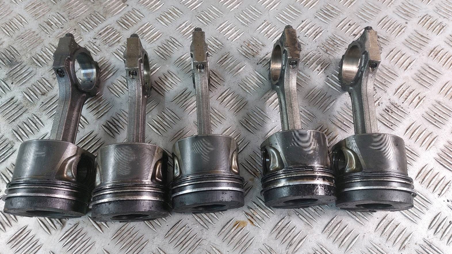 TŁOK + KORBOWÓD M57D25 M57D30 Typ samochodu Samochody osobowe