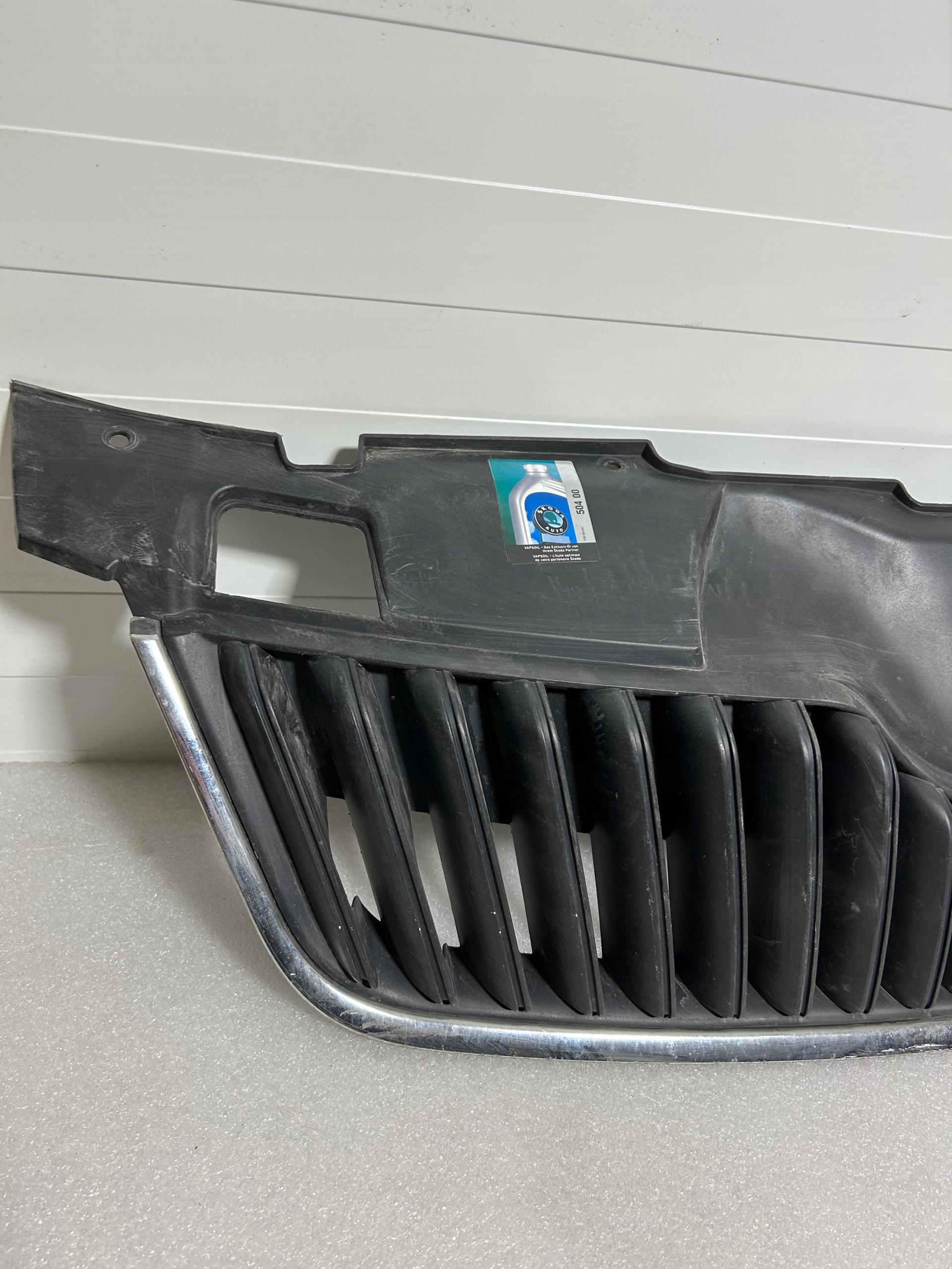 Skoda Fabia II 08-12 grill grille front 5J0853668C