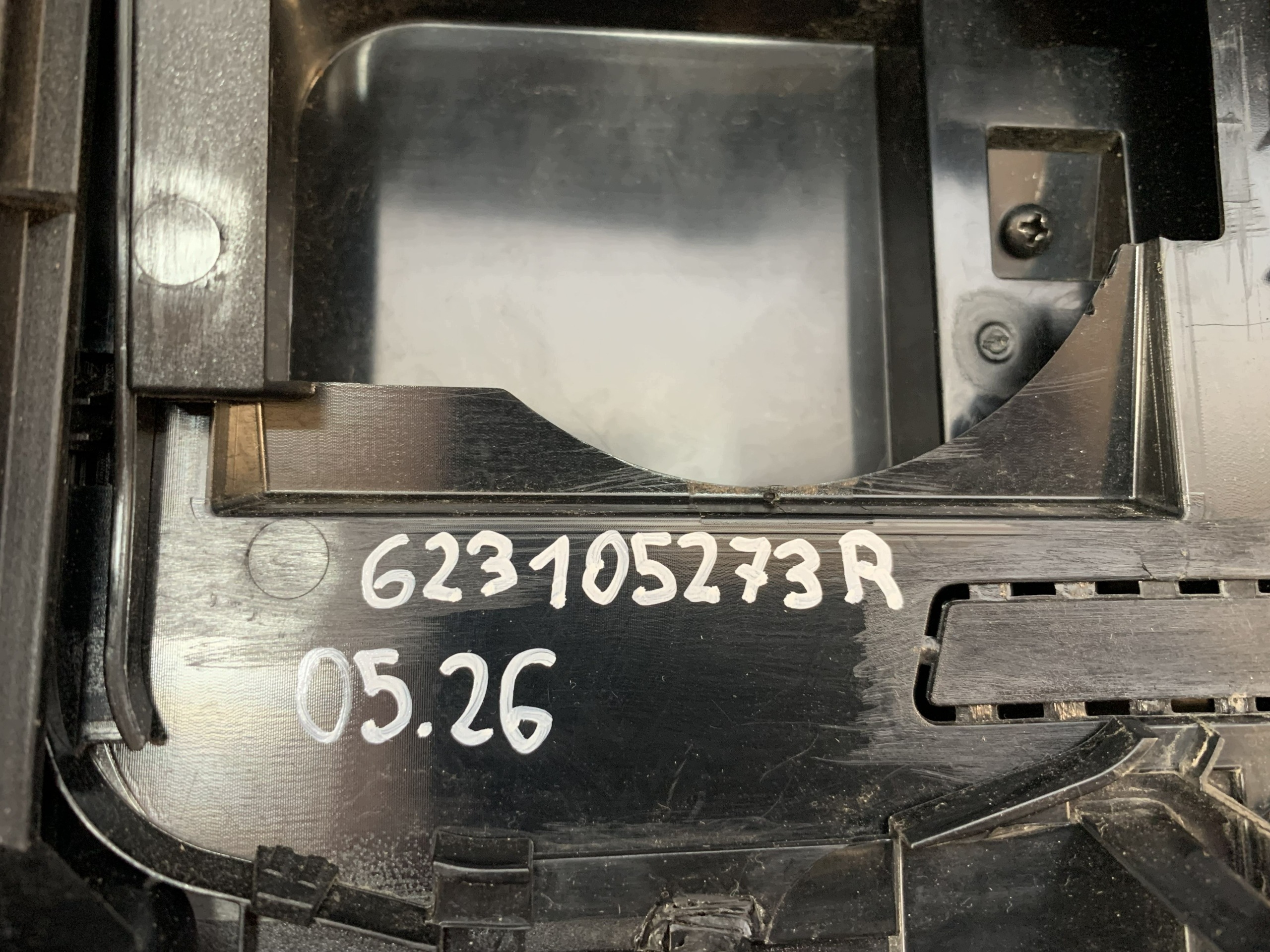 maska dvířka ladowania Dacia Spring 20r 623105273R 05.26