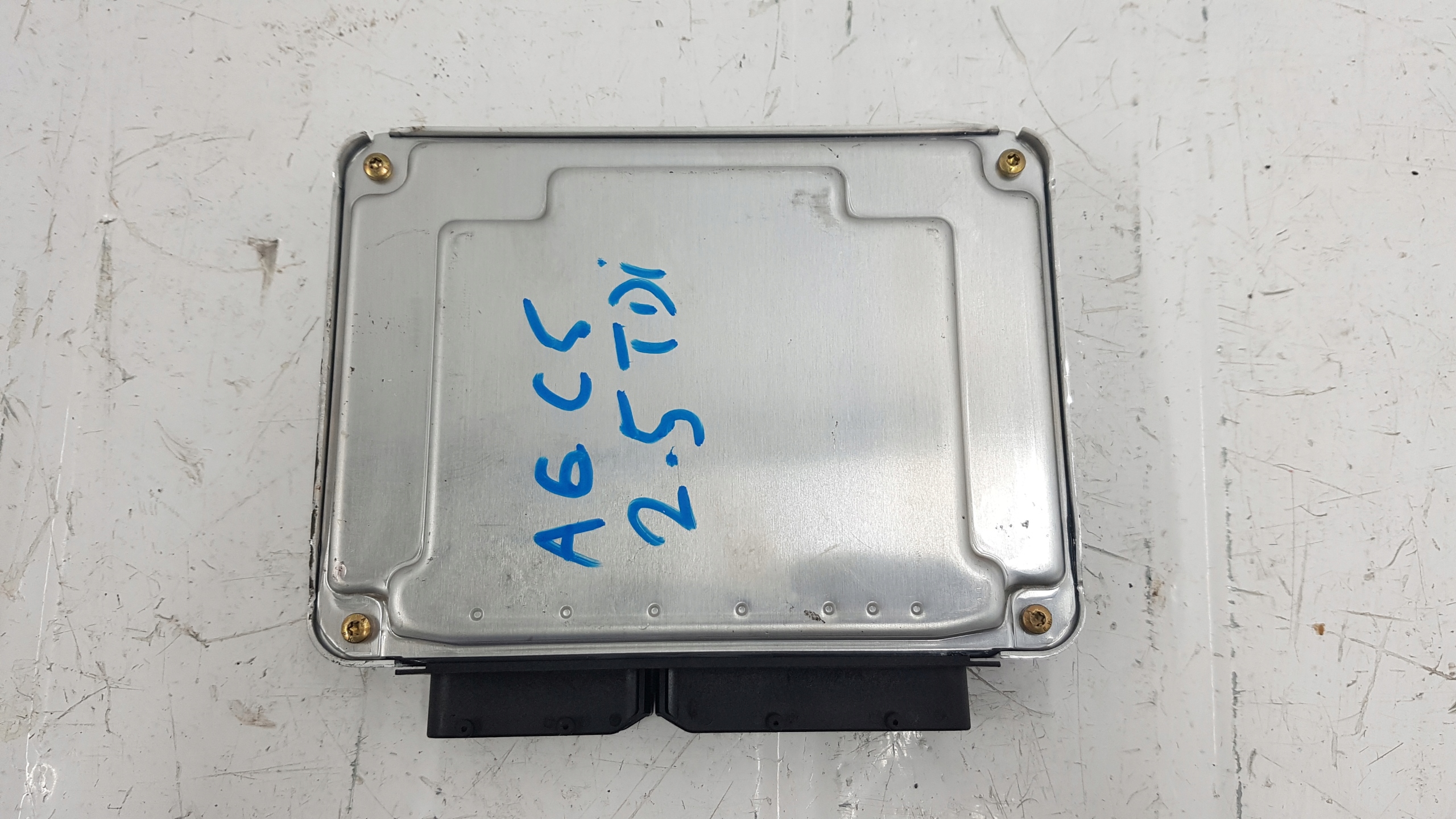 AUDI A6 C5 2.5 TDI BDG KOMPUTER STEROWNIK SILNIKA Numer katalogowy części 0281011255 / 8E0907401M