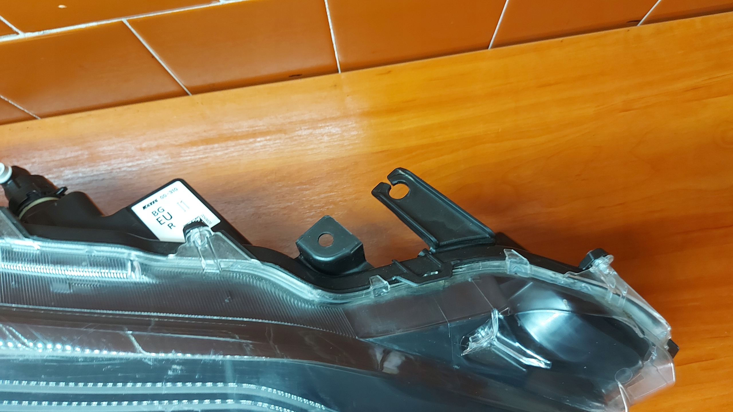 REFLEKTOR light right right front TOYOTA YARIS CROSS 20