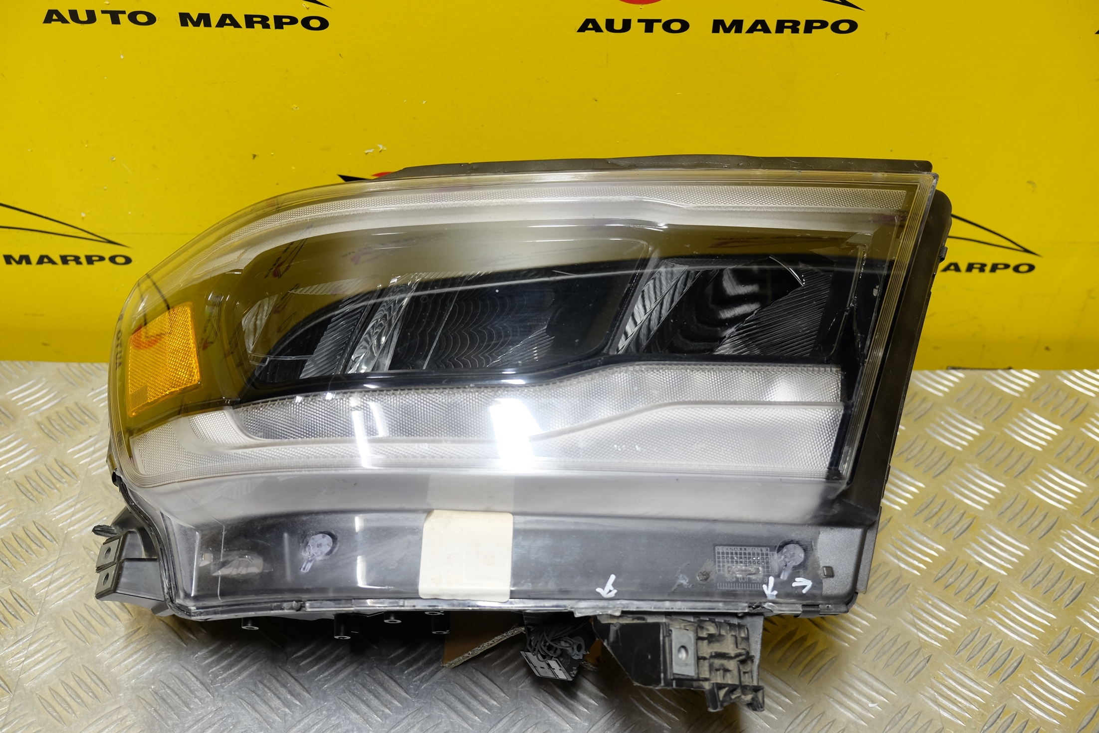 DODGE RAM 1500 2019- REFLEKTOR LAMPA LED R USA Typ samochodu 4x4/SUV Samochody osobowe