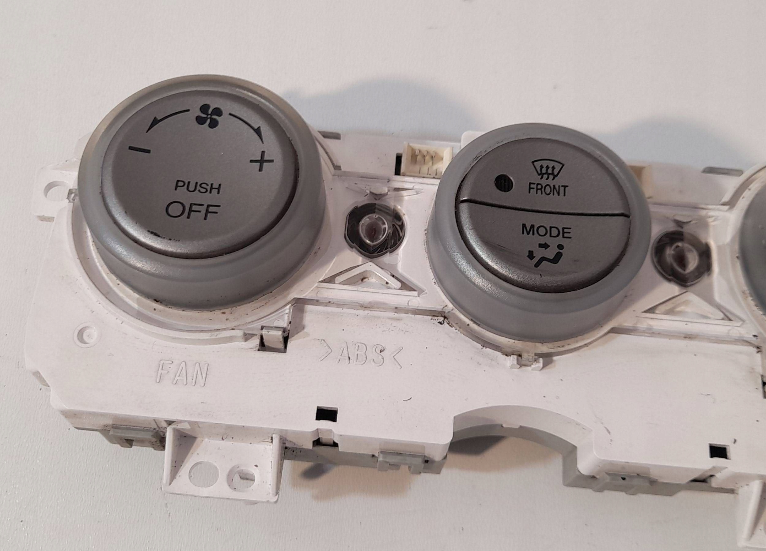 Mazda 6 GG / GH 2002-2005 Unite commande clima / Ogrzewania (N41)