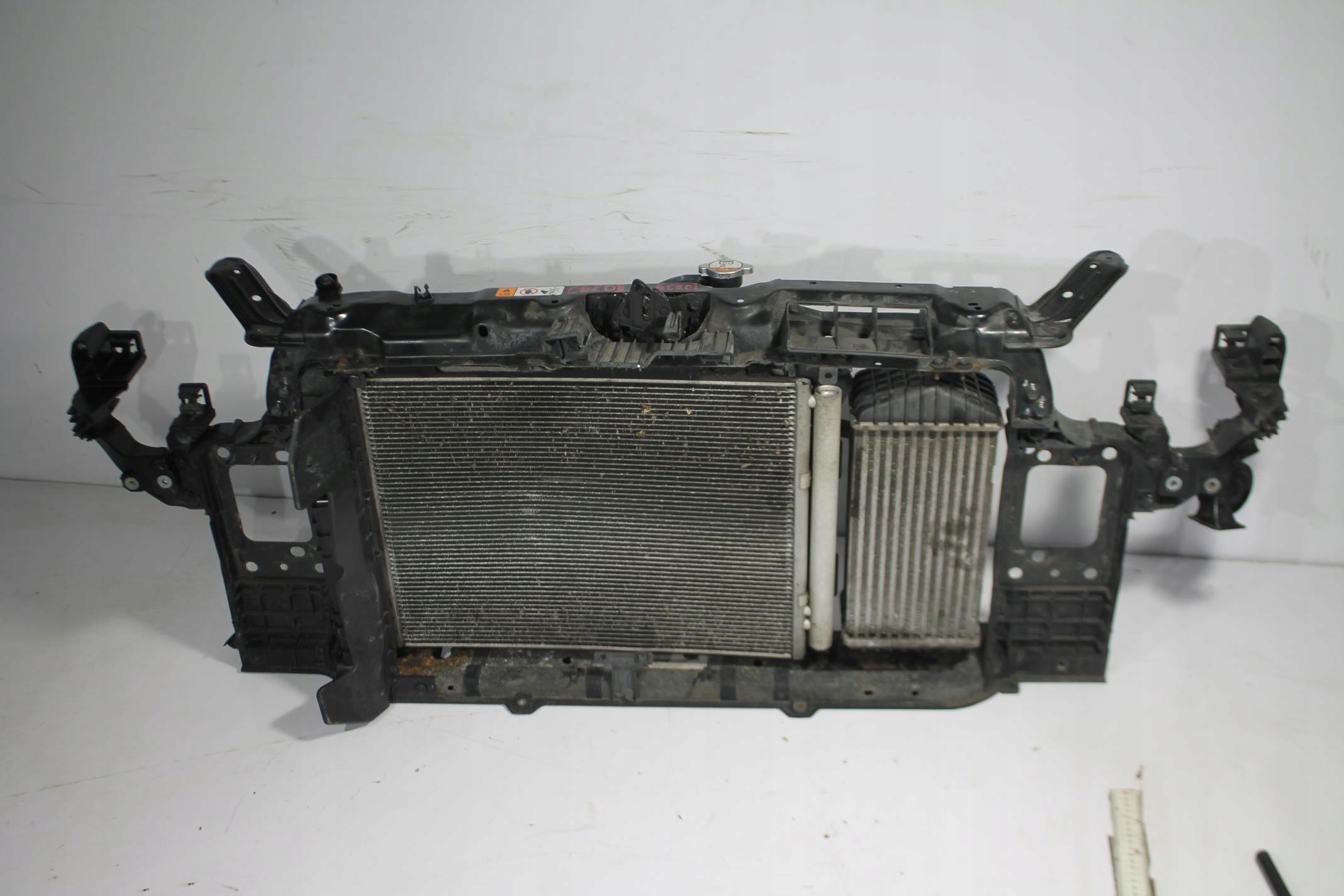 PAS PRZEDNI CHŁODNICE KIA CEED II 1.6 CRDI 12-18