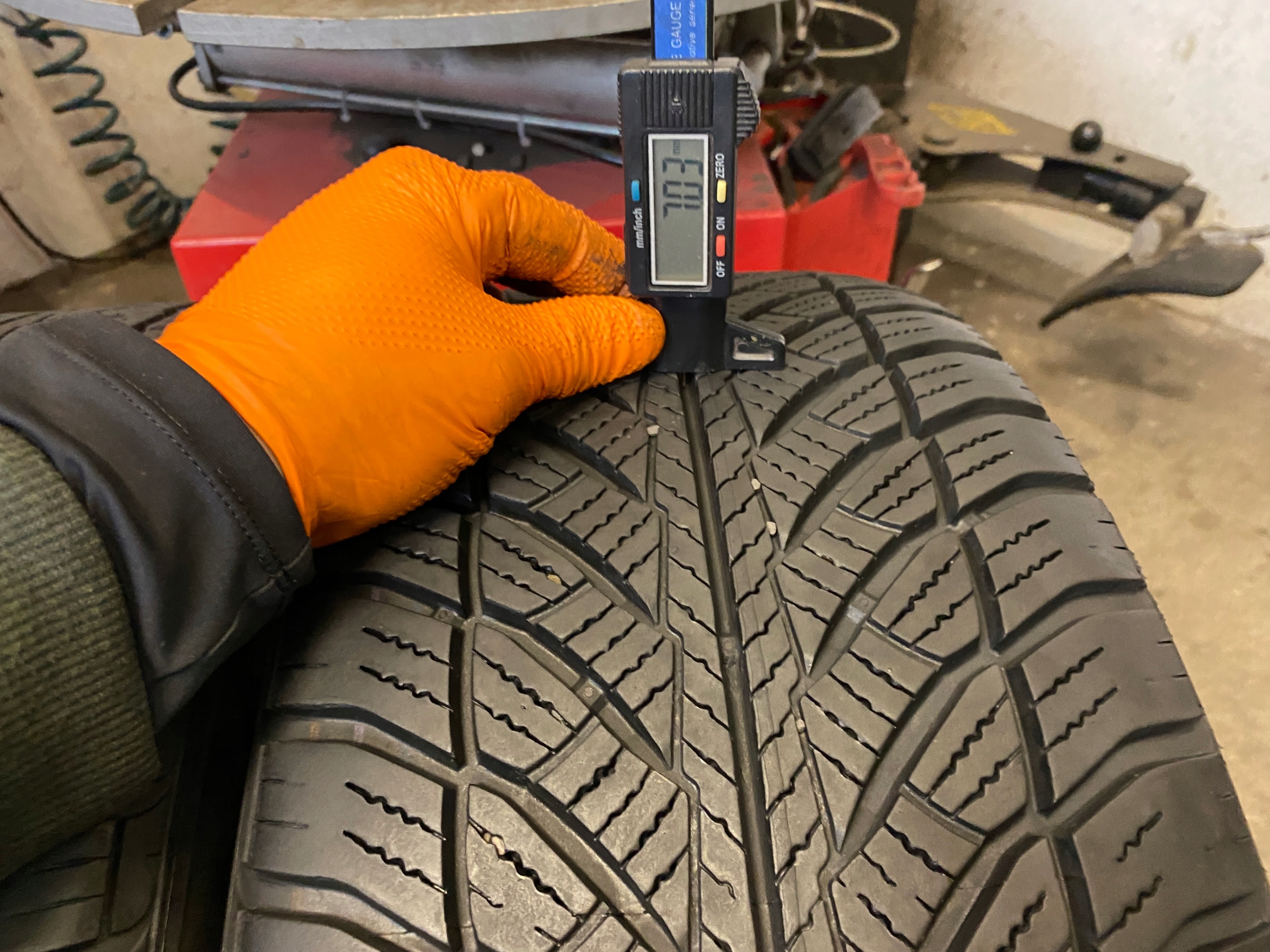 2 tyres winter 245/45R18 Goodyear UltraGrip 8 Performance 7mm 2023r