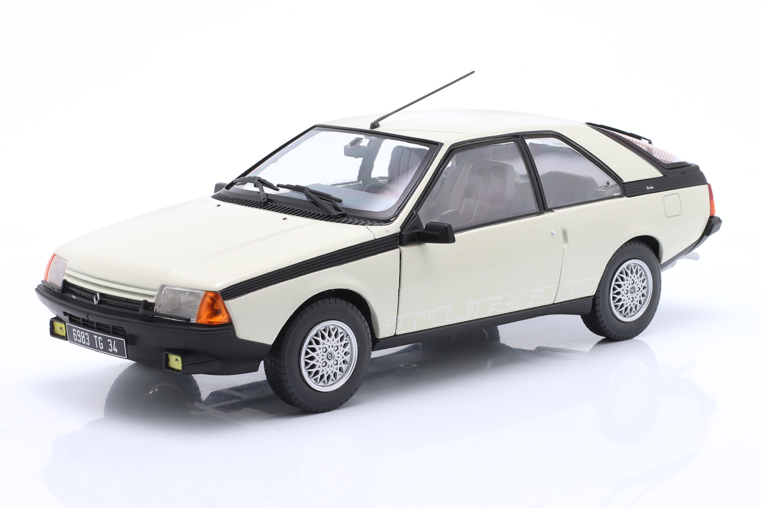 Renault Fuego Turbo 1985 Panda White Solido 1:18 Model Auta S1806405