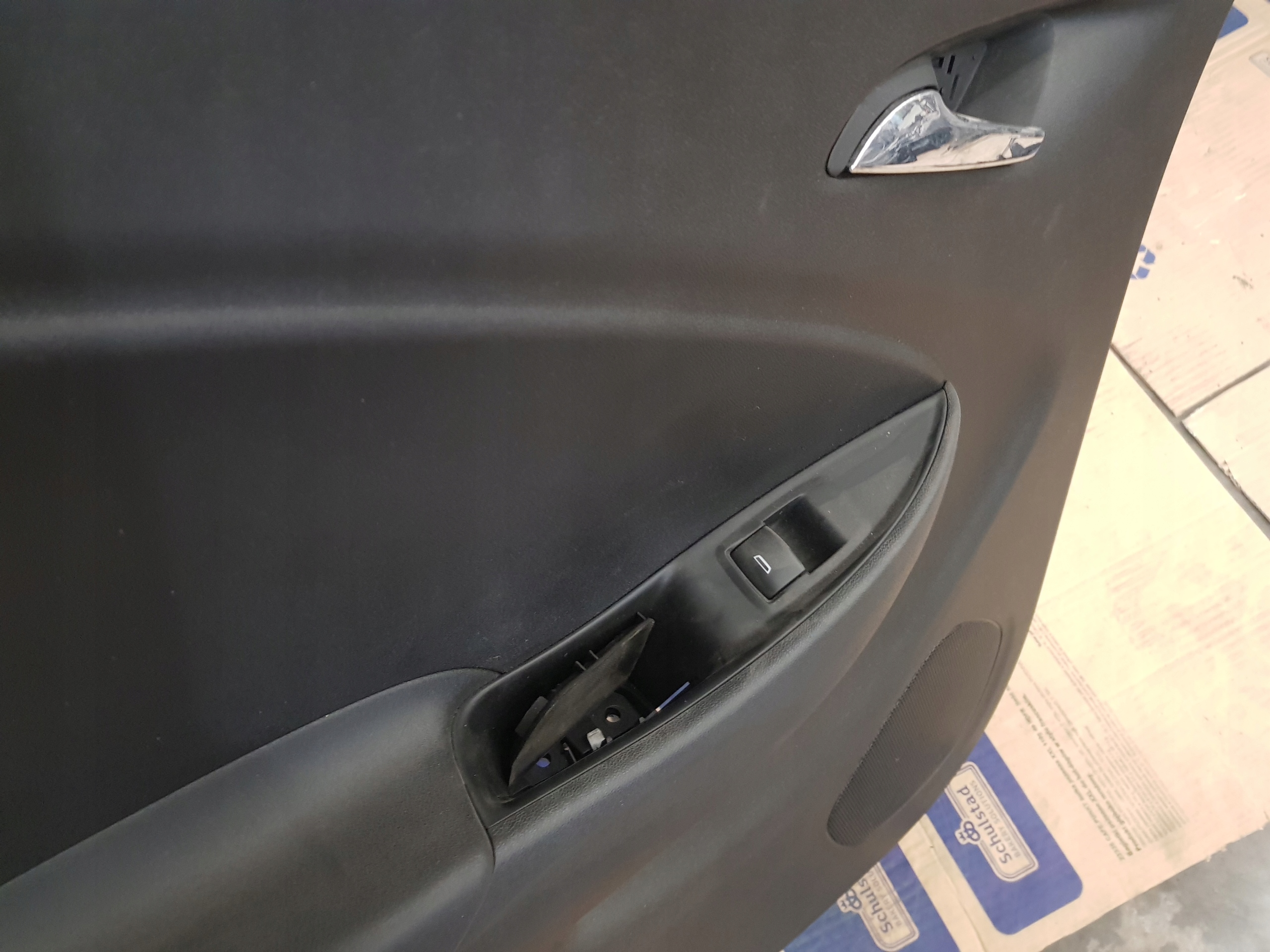 Chevrolet VOLT II дверные карты обивка