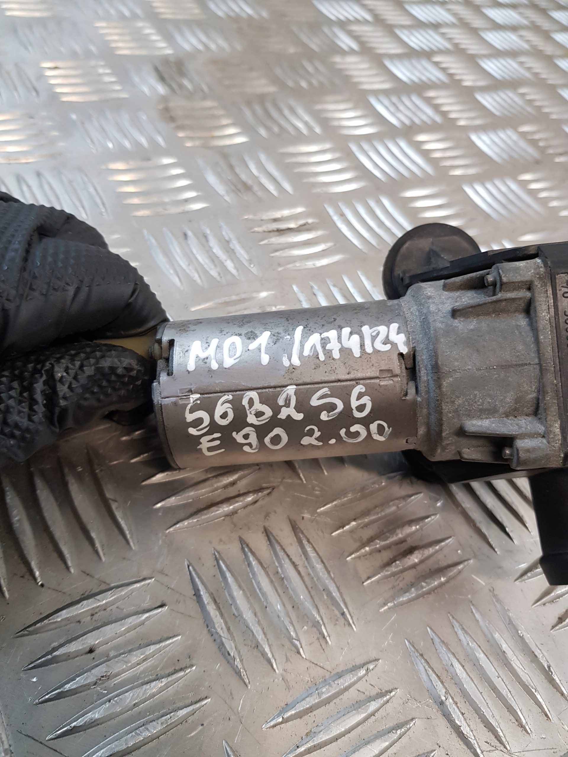 pumpa cirkulacije vode 8369806 0392020068 - BMW E90 2.0D