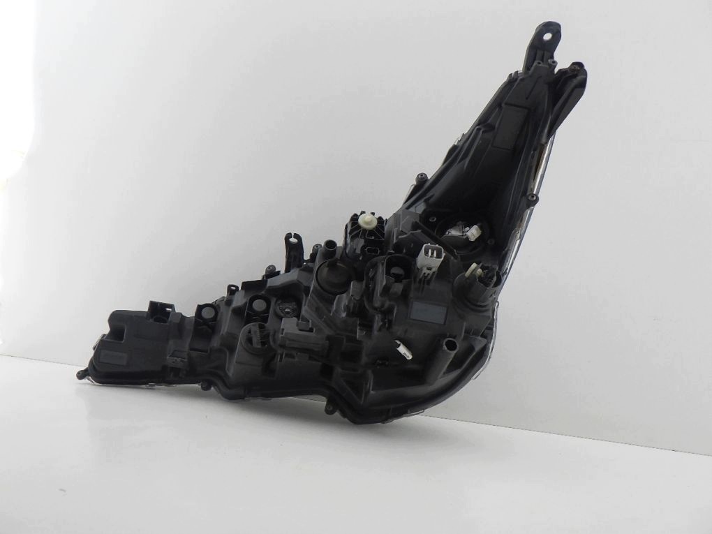TOYOTA COROLLA E21 HB KOMBI FULL LED 18- light front right