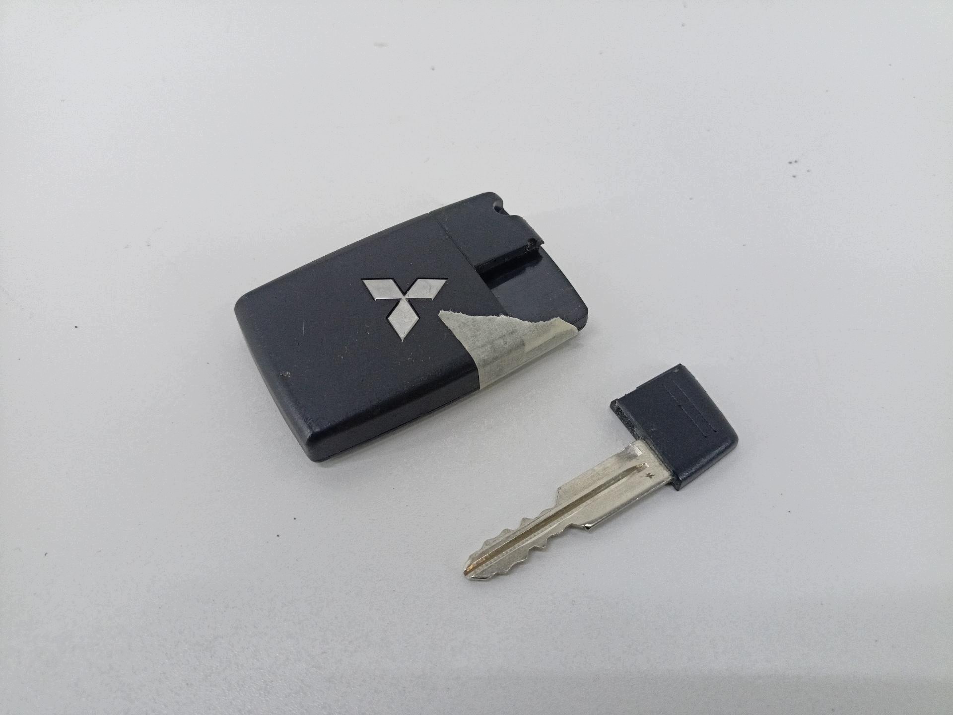 key Mitsubishi Outlander 2 facelift 2010