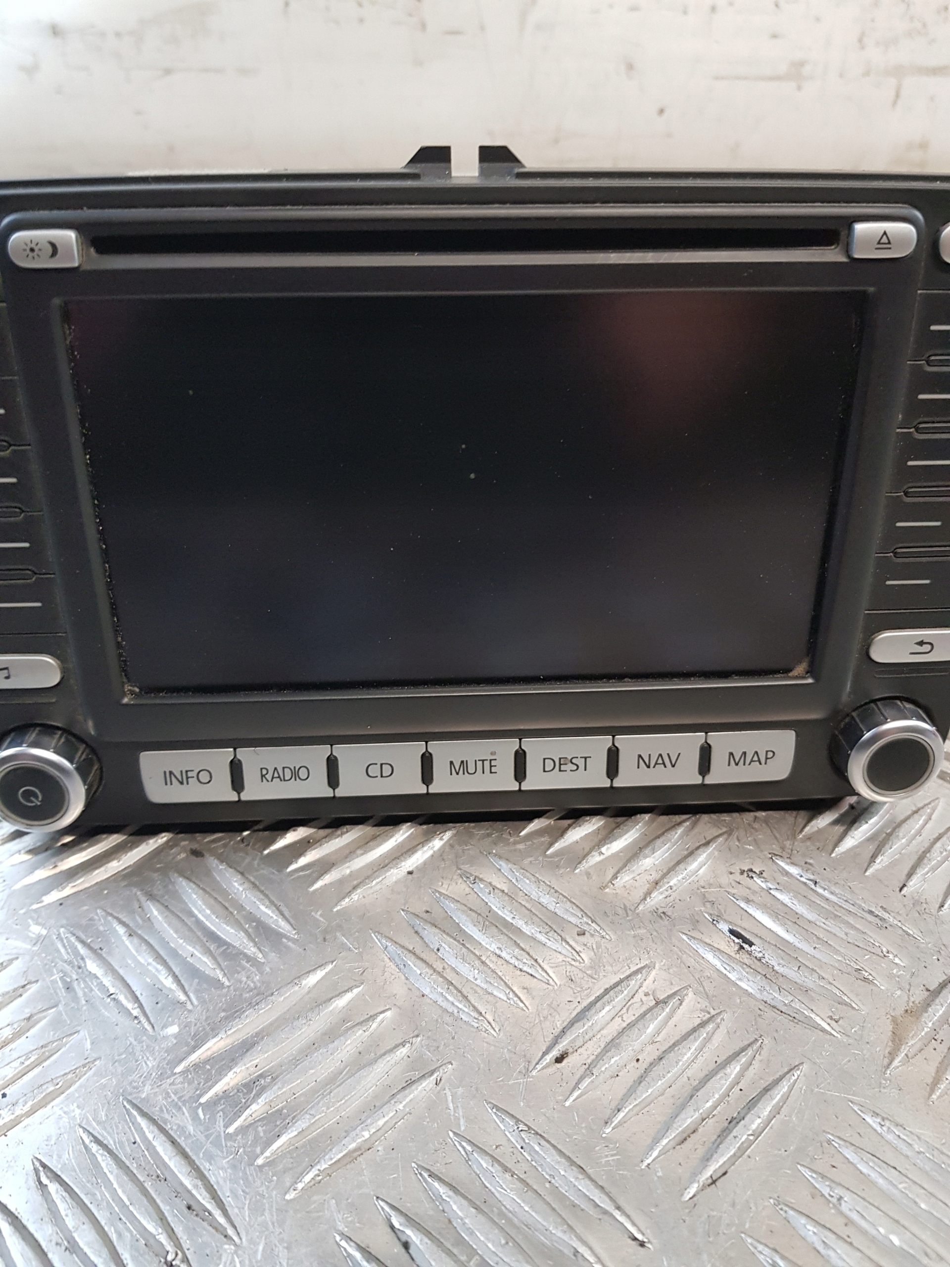 RADIO Z Navigation 8618844888 VW PASSAT B6 06R- EU