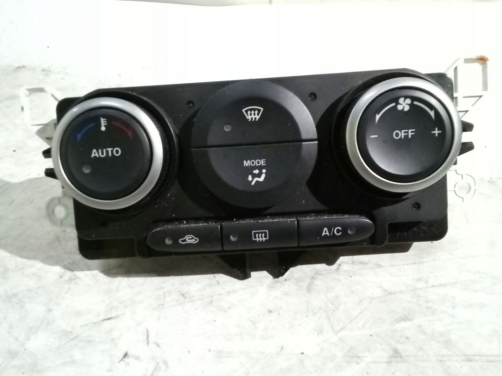 Mazda CX7 CX-7 control panel air conditioning devices K1900EH64