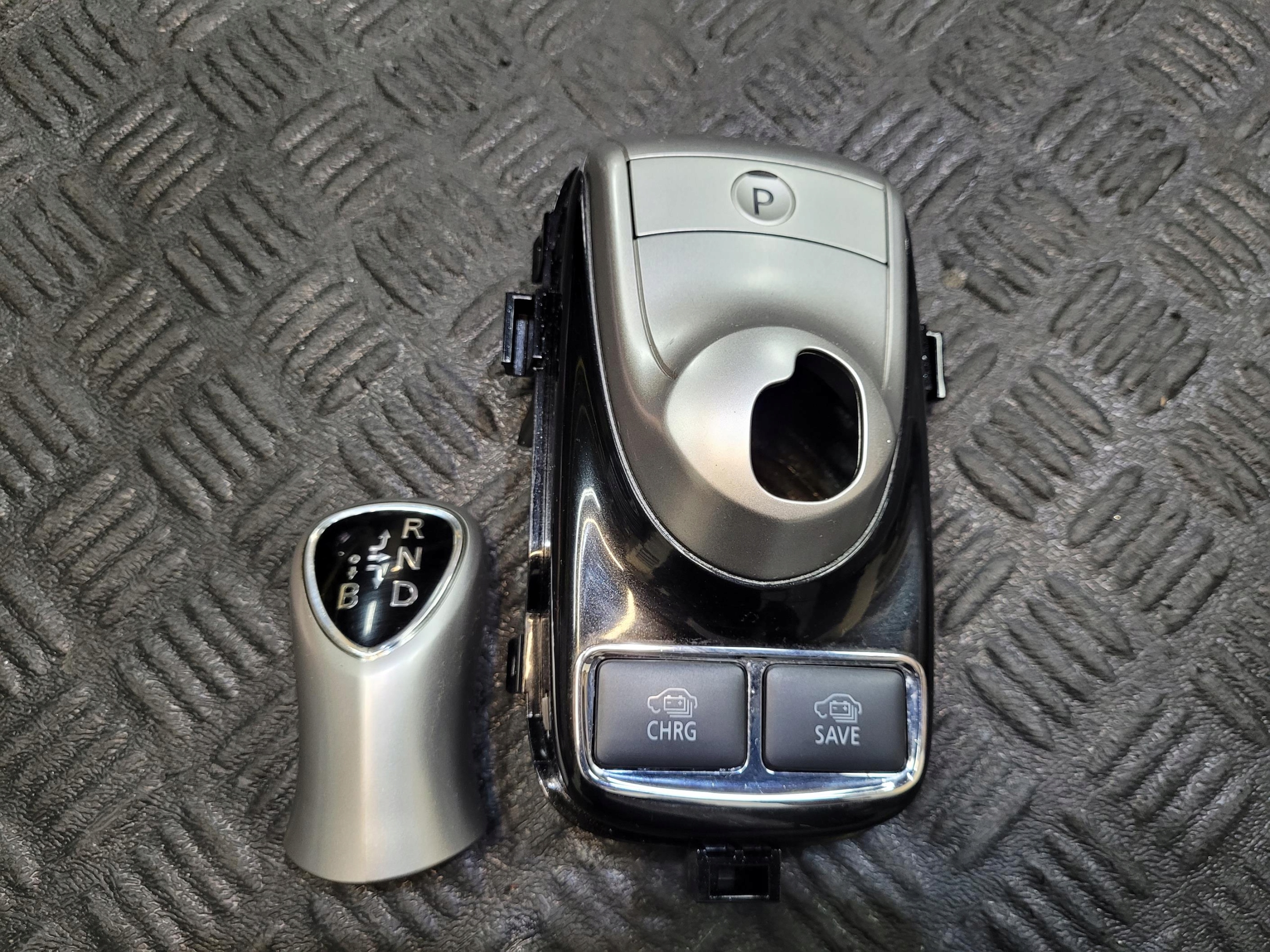 gear lever knob PANEL changes of the gear MITSUBISHI OUTLANDER 3 III PHEV