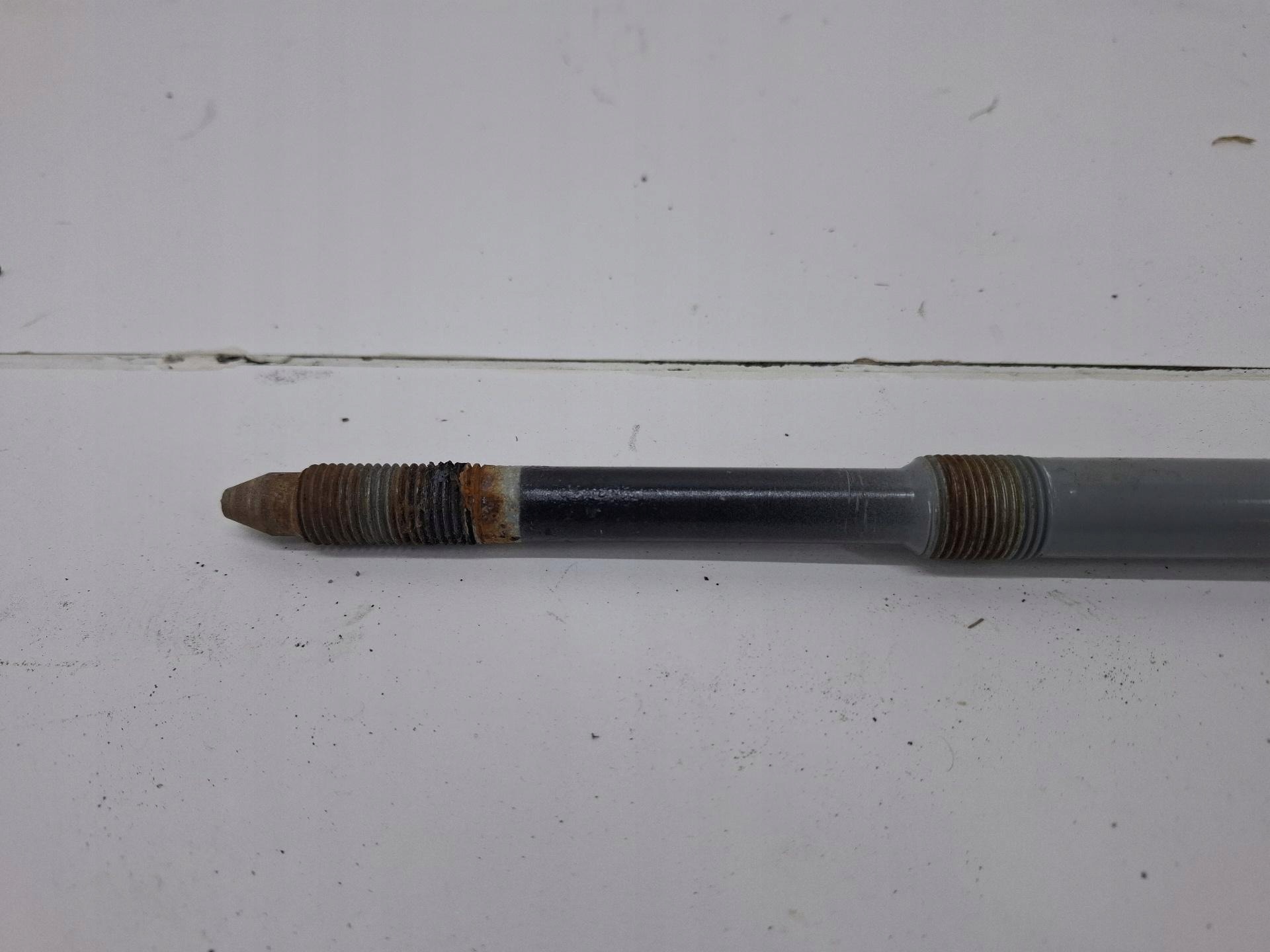 Vis Fixation sanek Avant Mazda 6 2 facelift GH 2011