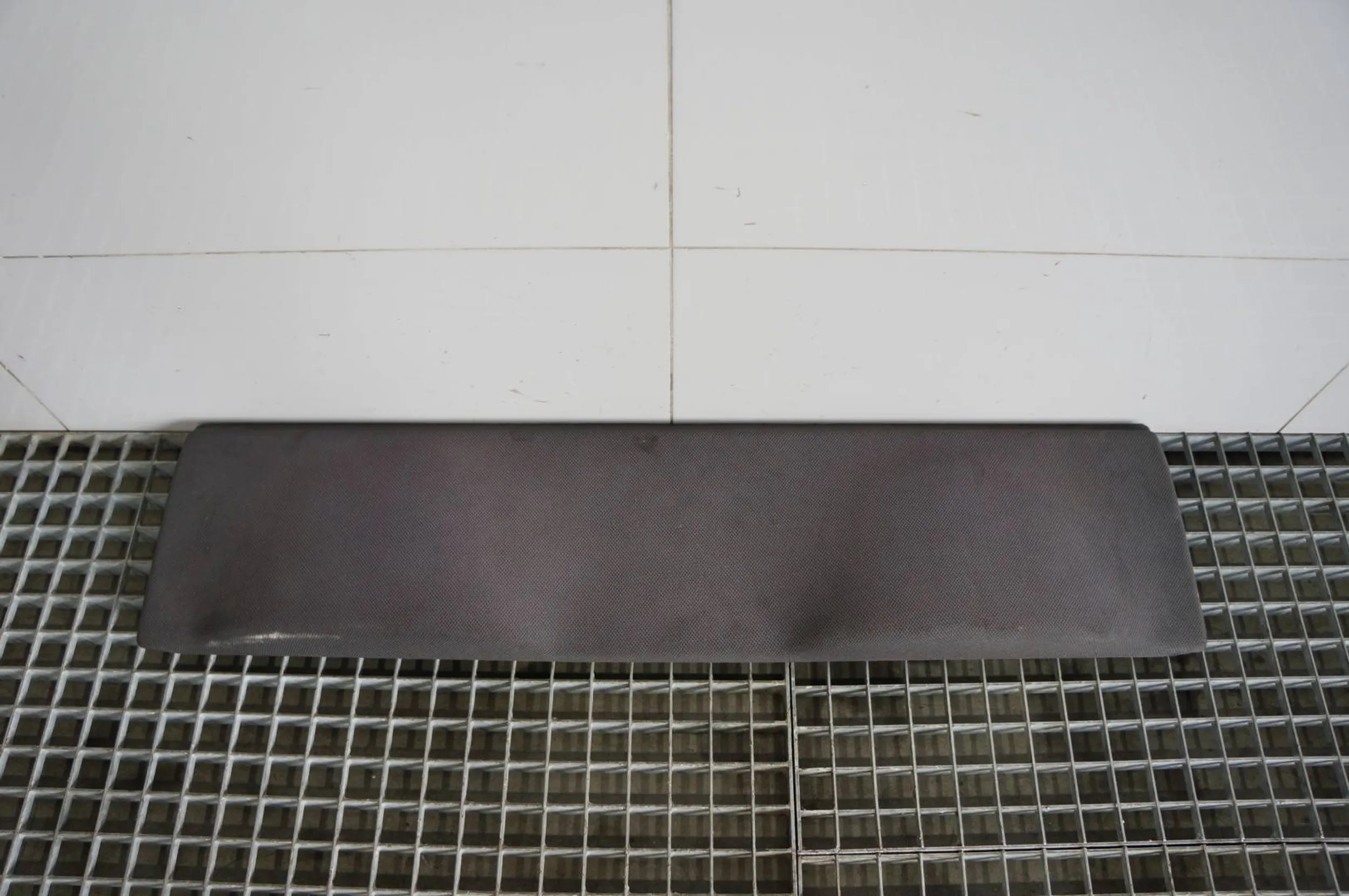 PÓŁKA TYŁ BAGAŻNIKA ROLETA AUDI TT 8J 8J8867769B