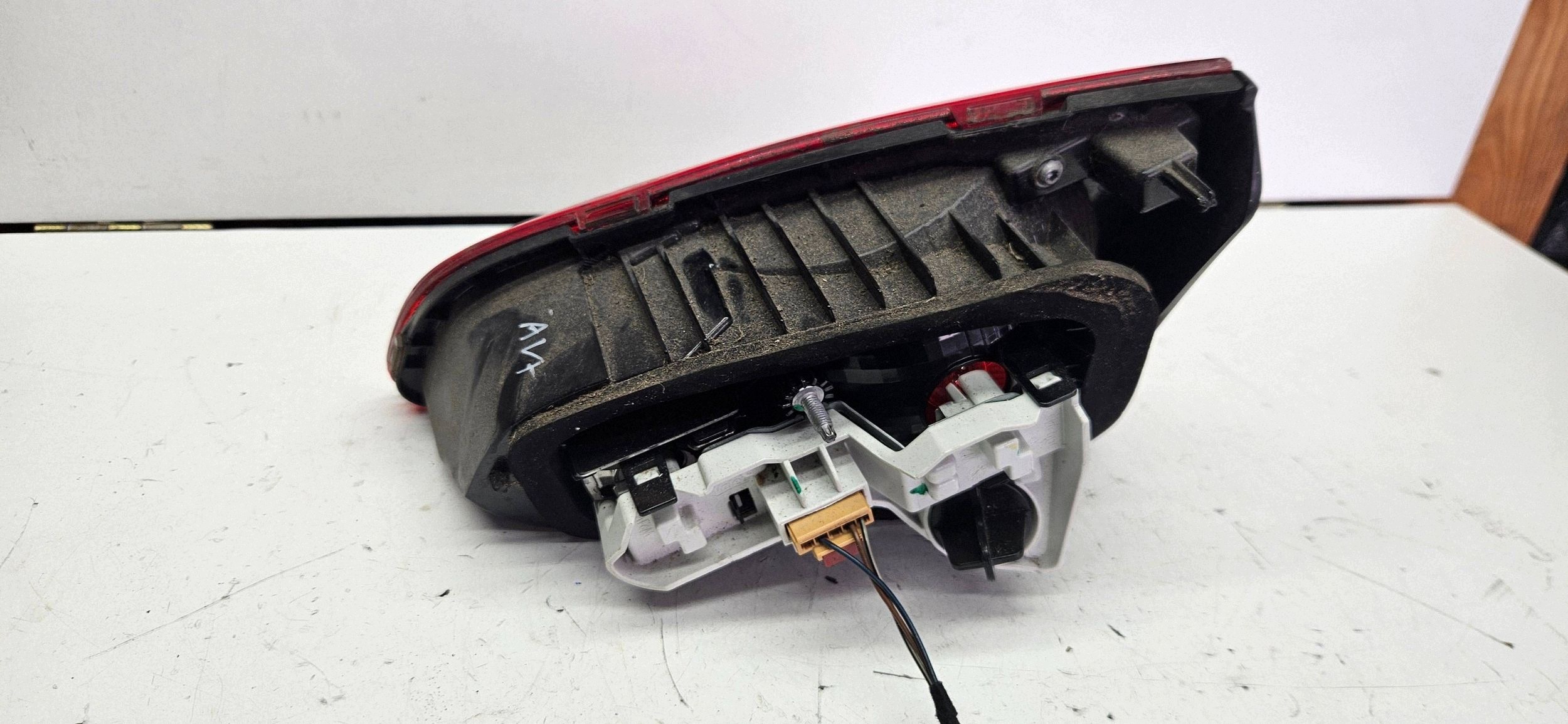 VW Golf VII 7 5G HB light rear w klapie rear part left