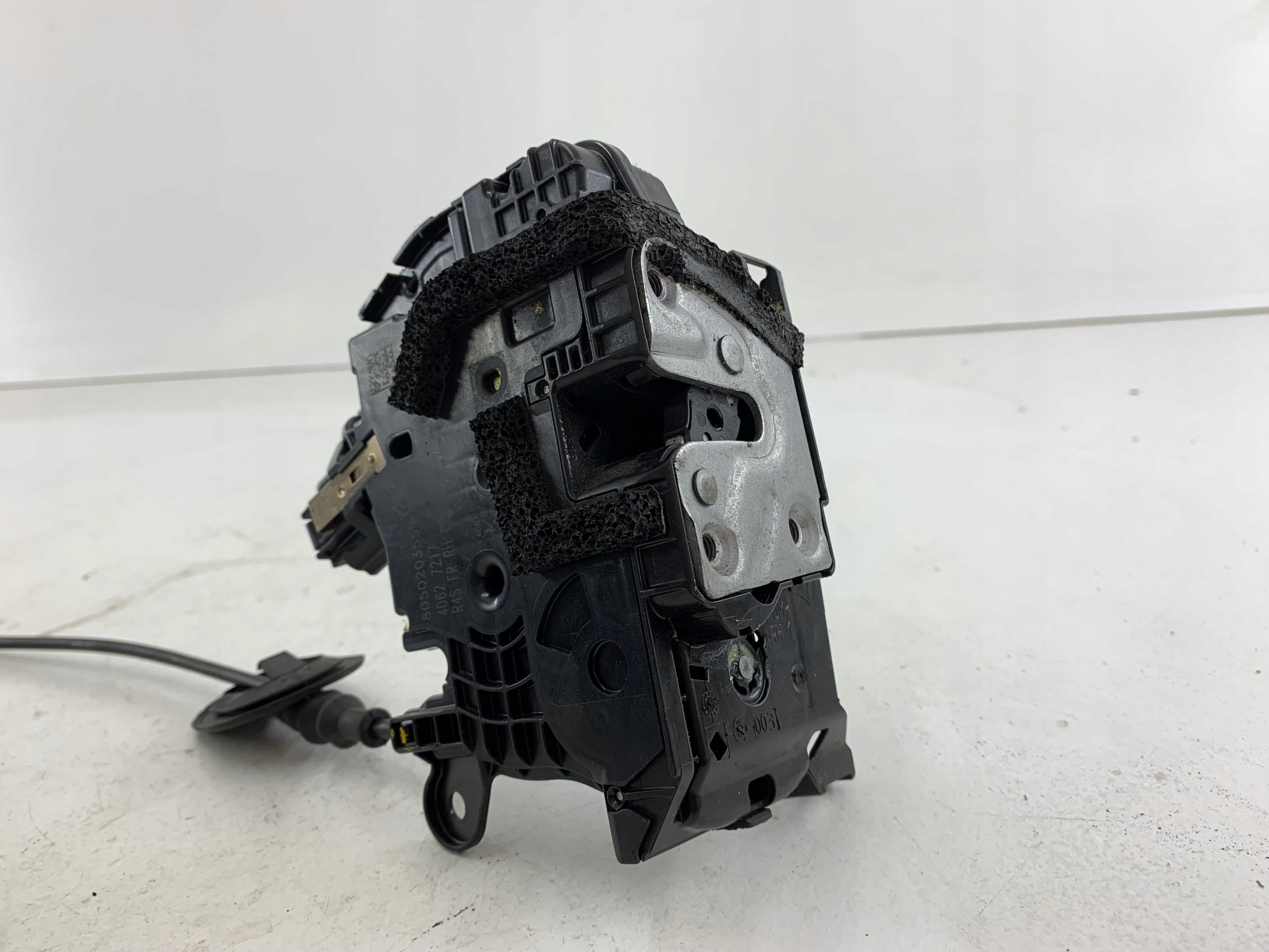 RENAULT TWINGO III lock door right front 805020355R