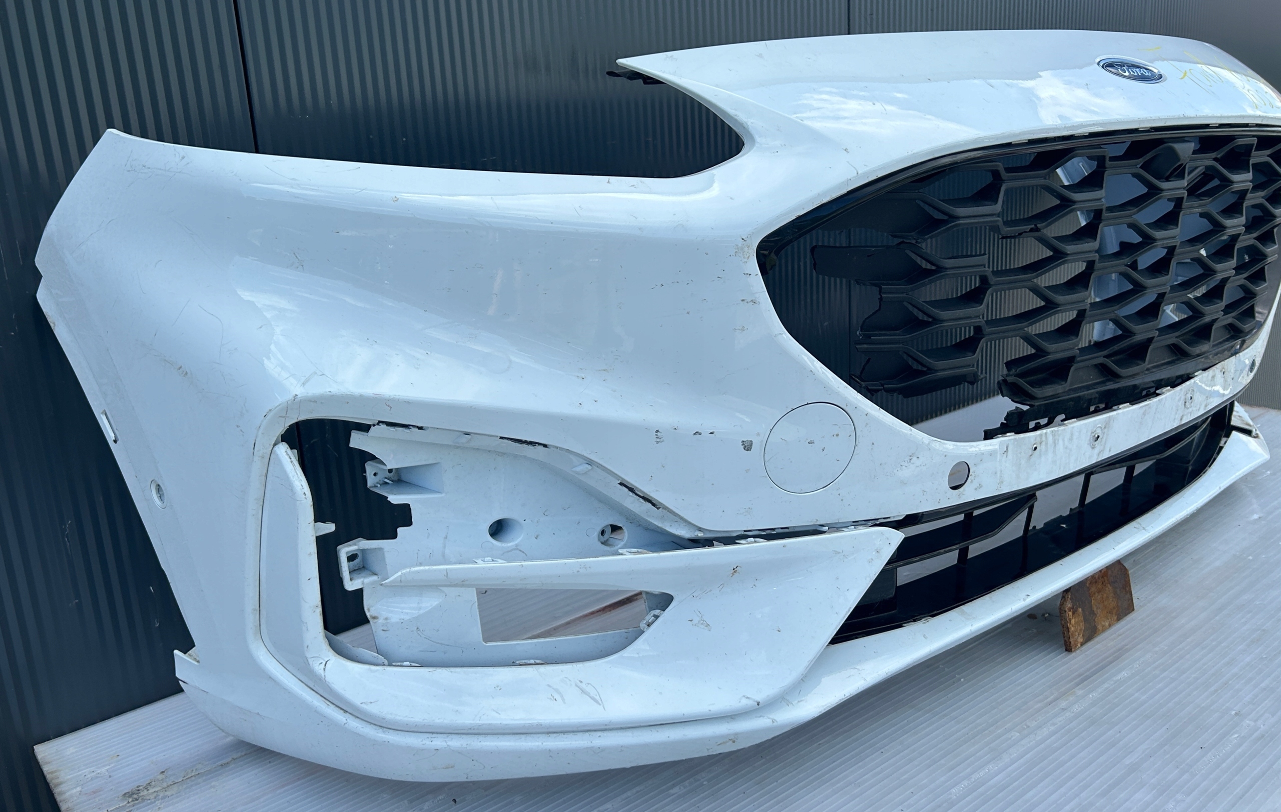 nárazník předek přední FORD KUGA MK3 ST-LINE PDC
