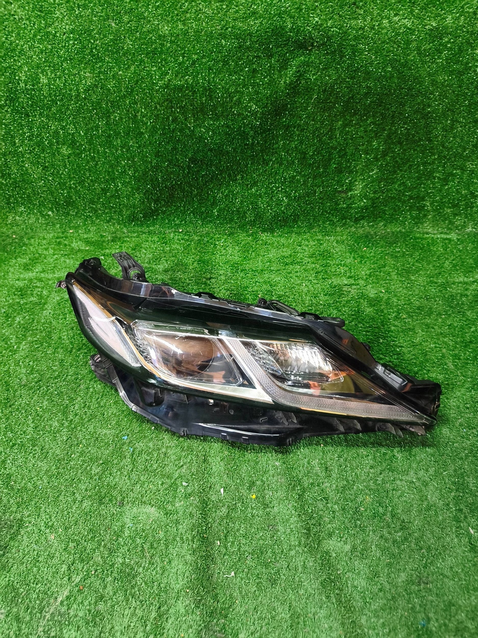 REFLEKTOR right front TOYOTA CAMRY VIII 18- NR.1526