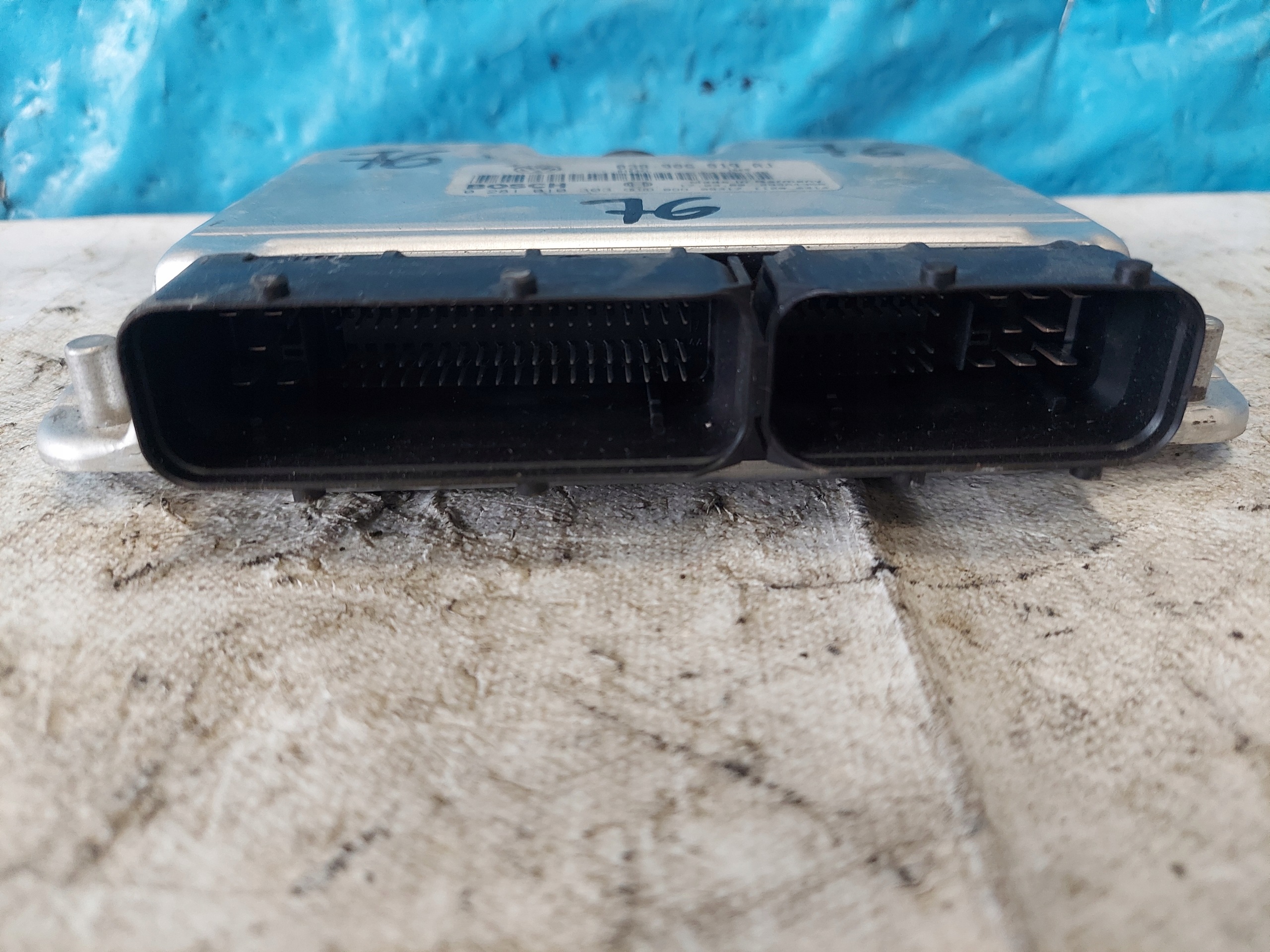 PASSAT B5 1.9 TDI 038906019AJ unité de commande électronique uce moteur