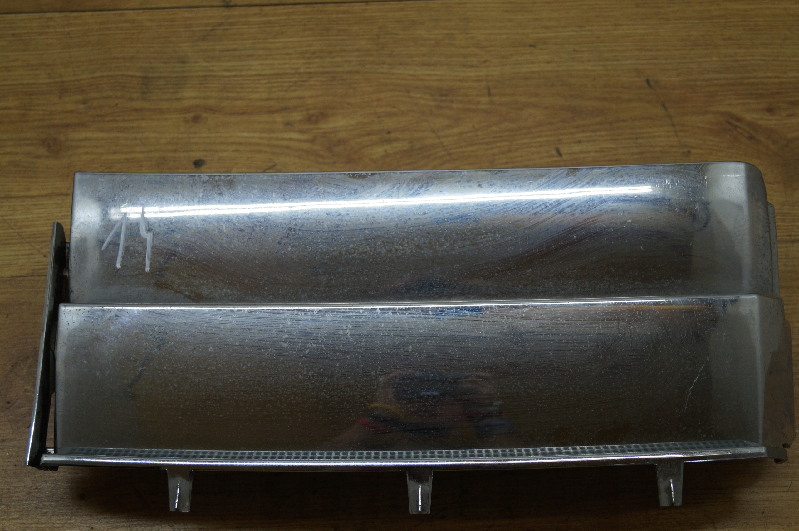 WLOT POWIETRZA BOCZNY PRAWY RANGE ROVER L322 CHROM