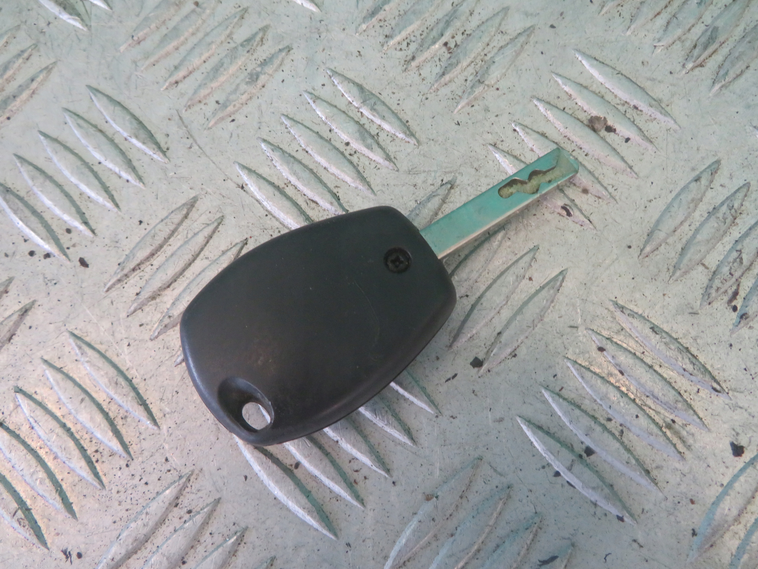 ignition Z KLUCZYKIEM RENAULT TRAFIC 19R N0504868