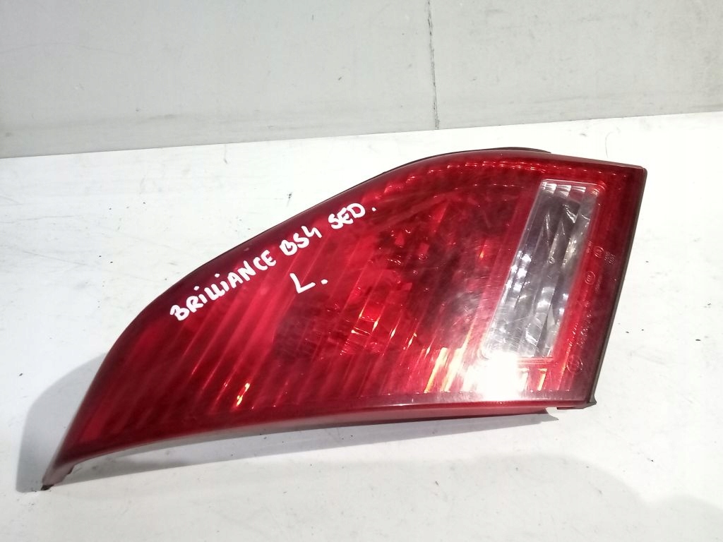 Brilliance BS4 light left rear part rear to the bonnet