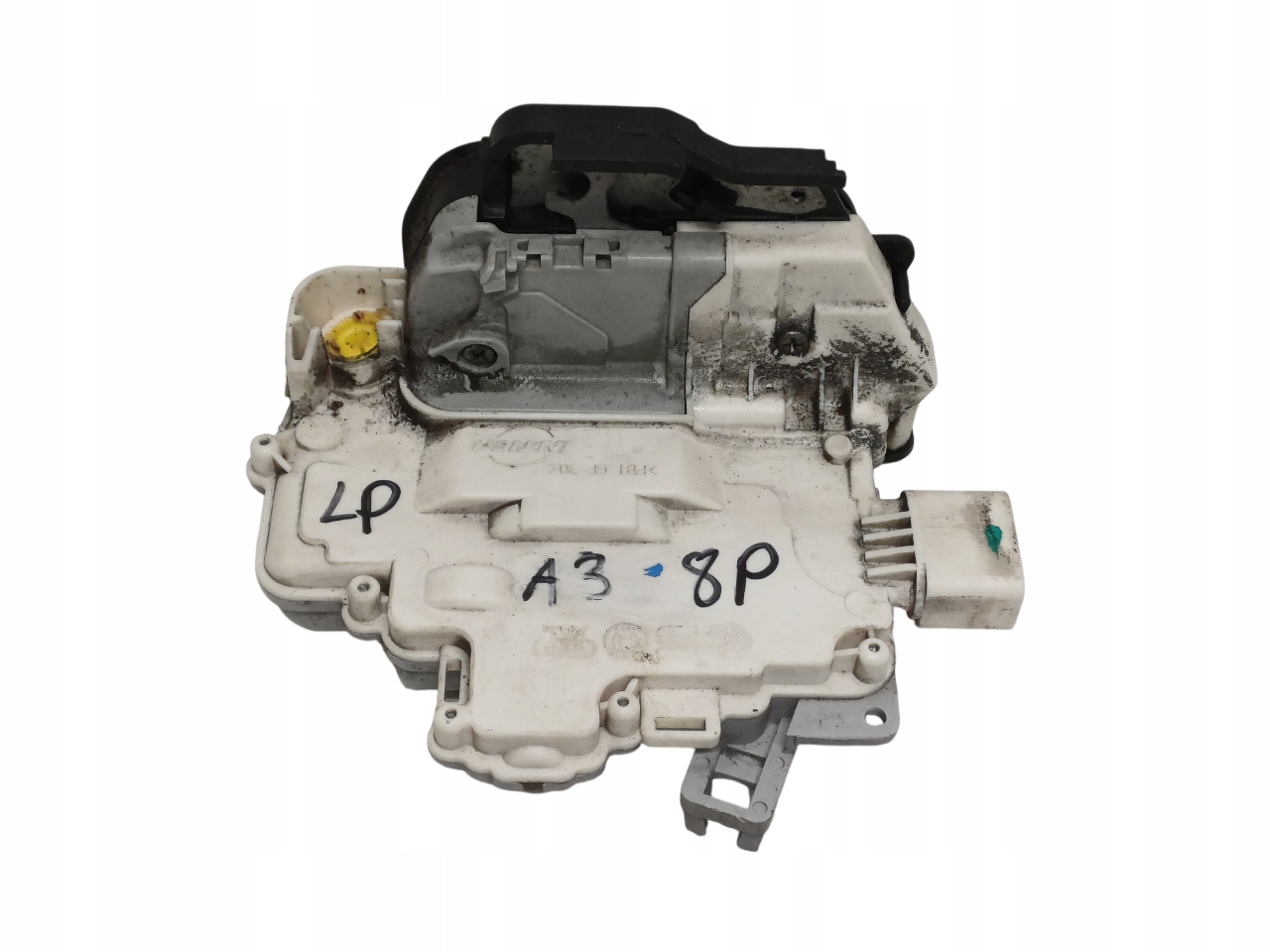 VW AUDI SEAT SKODA - ZAMEK DRZWI LEWY PRZÓD 4F1837015E