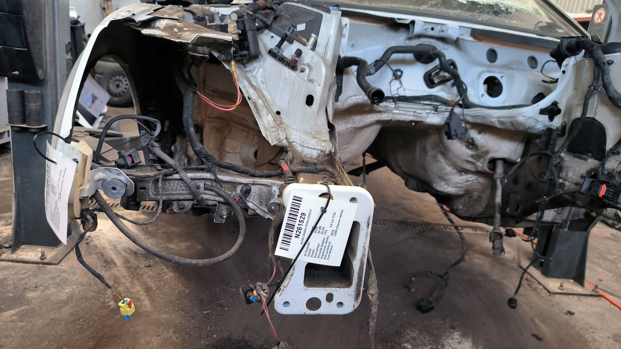 Auspuffblende PODLUZNICY AUDI A4 B9 S-LINE