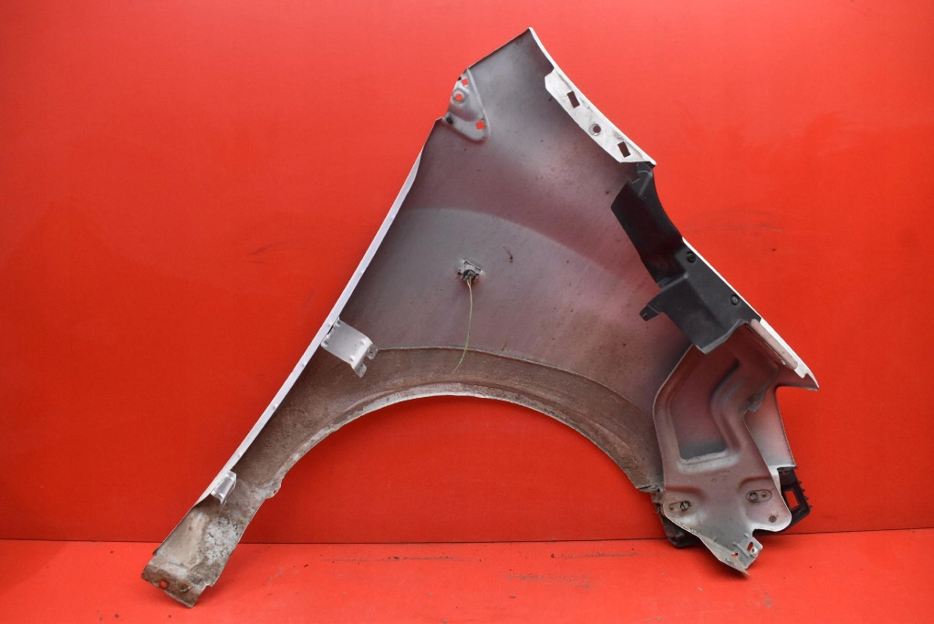 fender left front front BIALY DACIA DOKKER 12-17