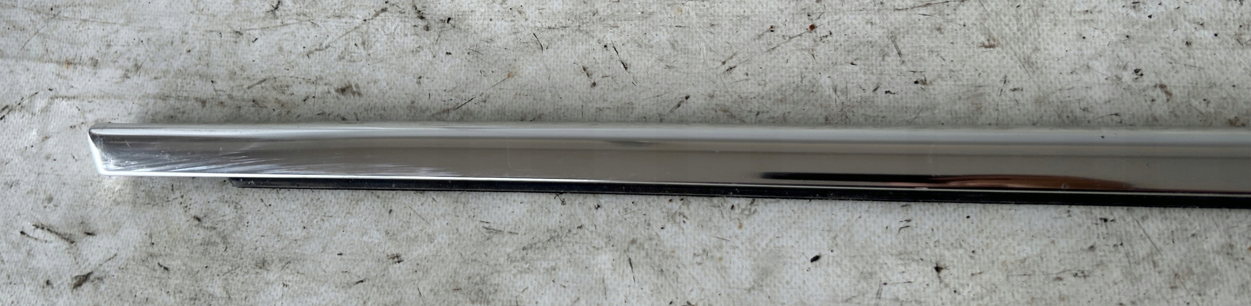 moulding dust right rear part INSIGNIA A 13228113