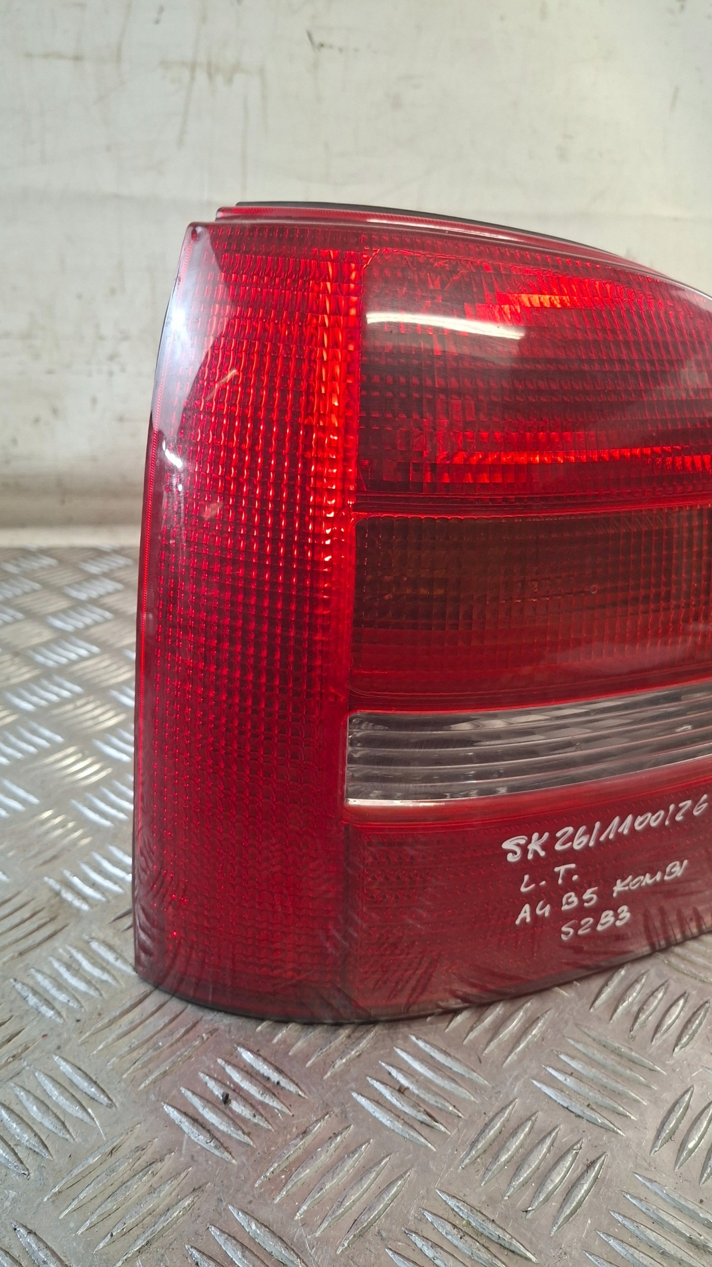 light left rear part AUDI A4 B5 KOMBI