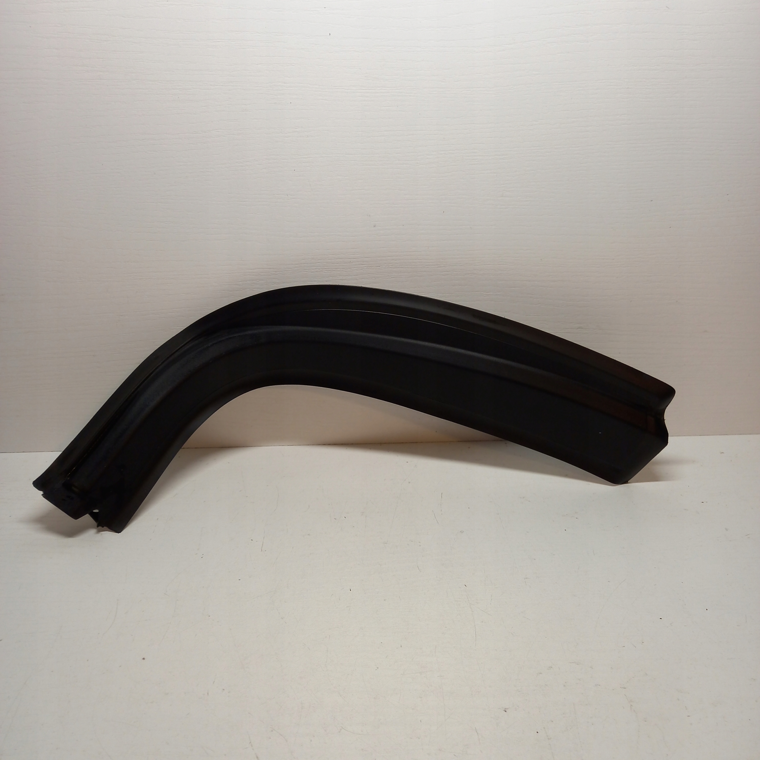 51478811753 - Supra GR MK5 уплотнение двери кузова л