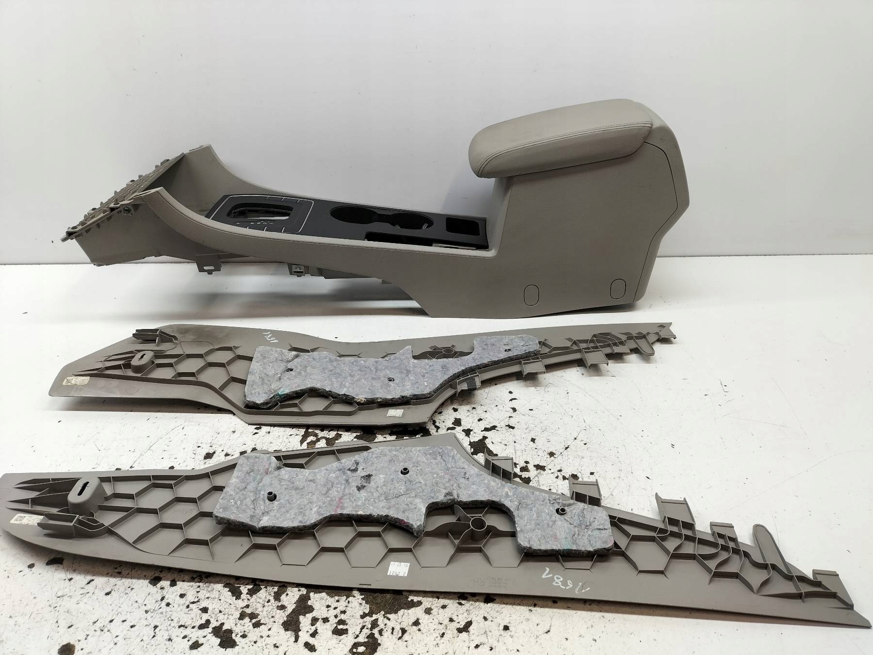 TUNEL central armrest USA VW Volkswagen Passat VIII (2014- ) B8