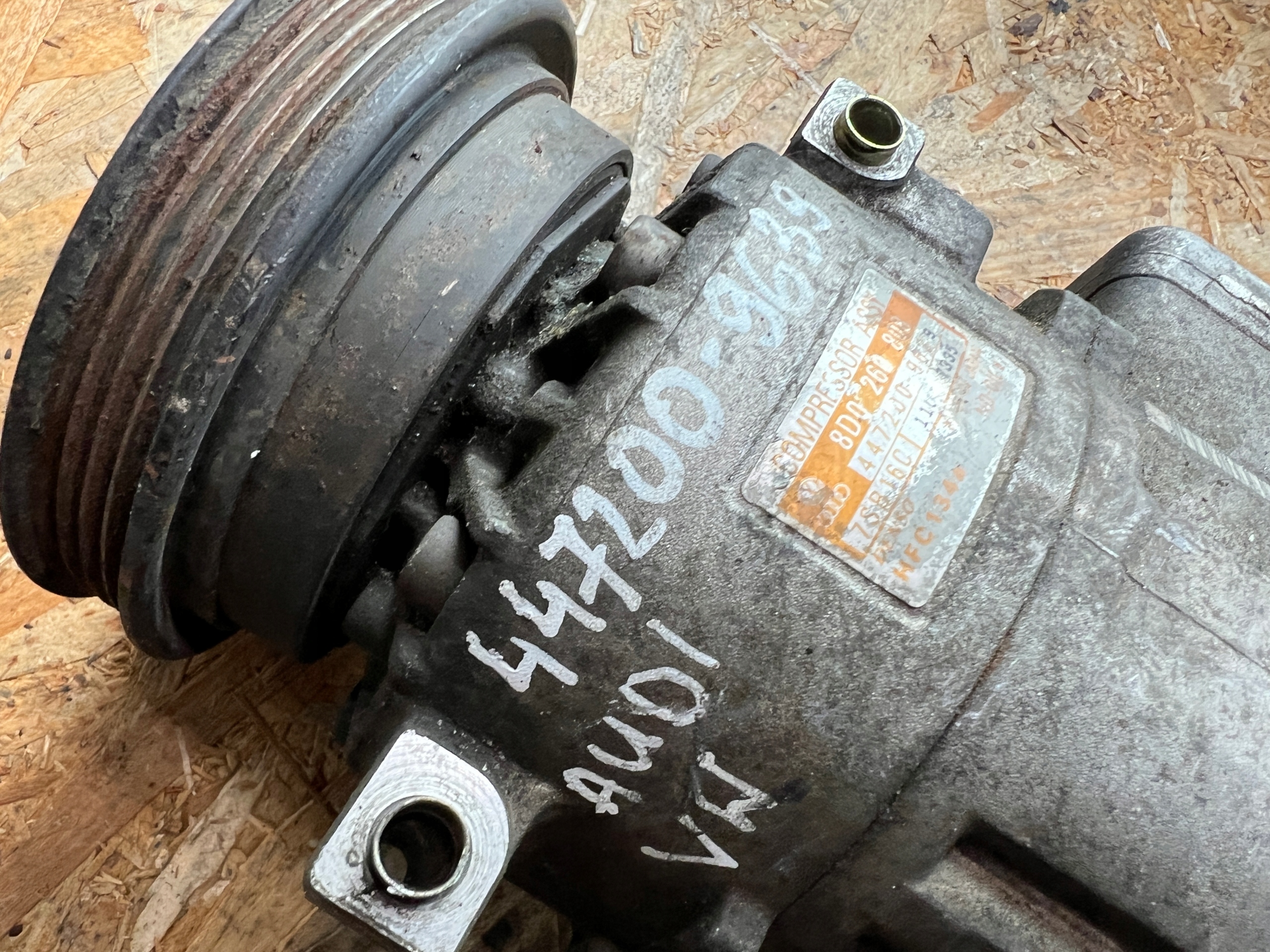 compressor; compressor of the air conditioning 8D0260808 VW PASSAT B5 1.9 TDI