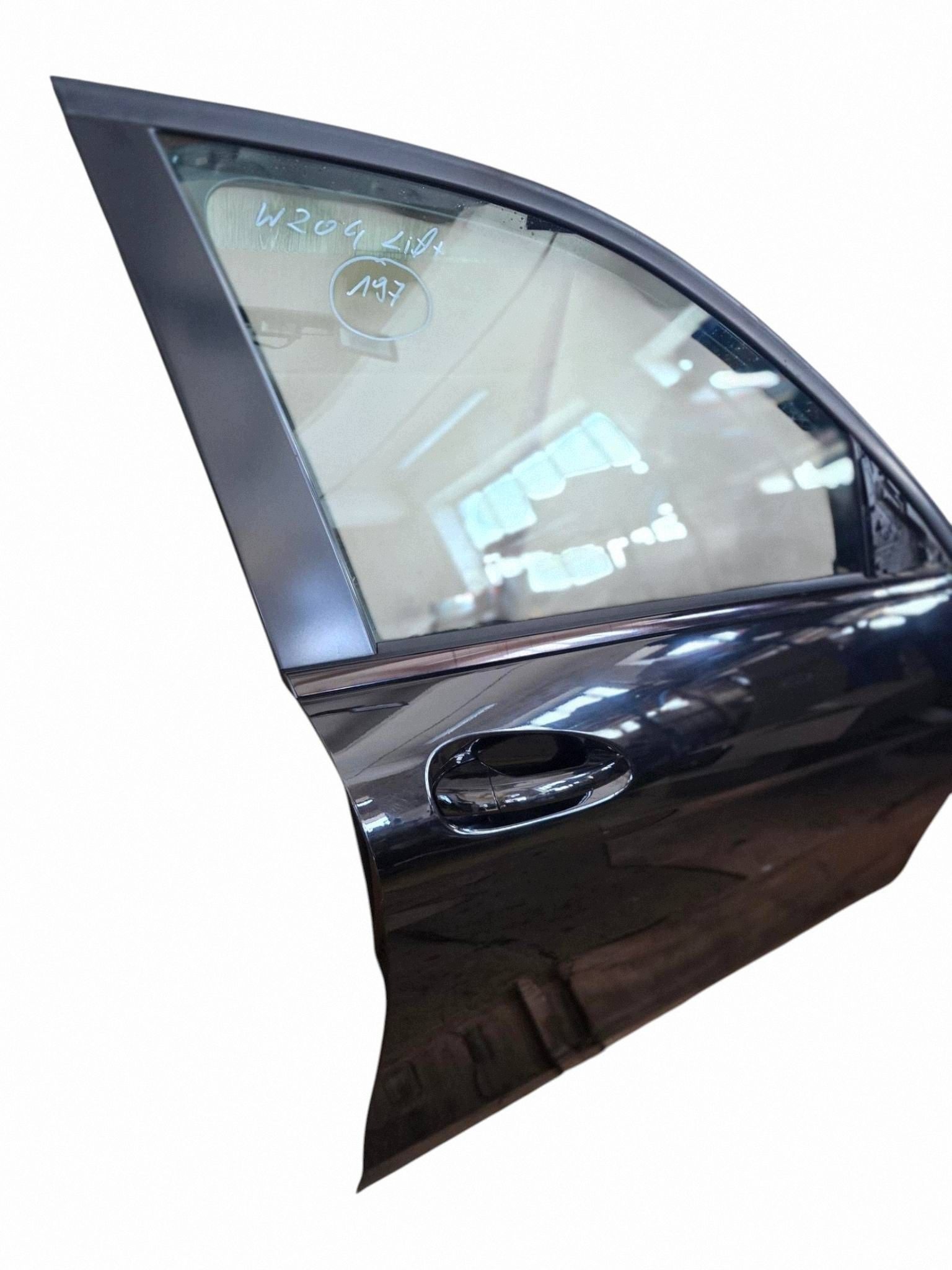 door complete front front right MERCEDES C W204 LIFT colour 197
