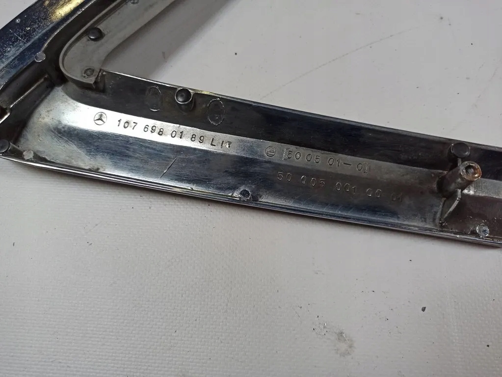 frame windows chrom left rear part Mercedes SLC C107 R107