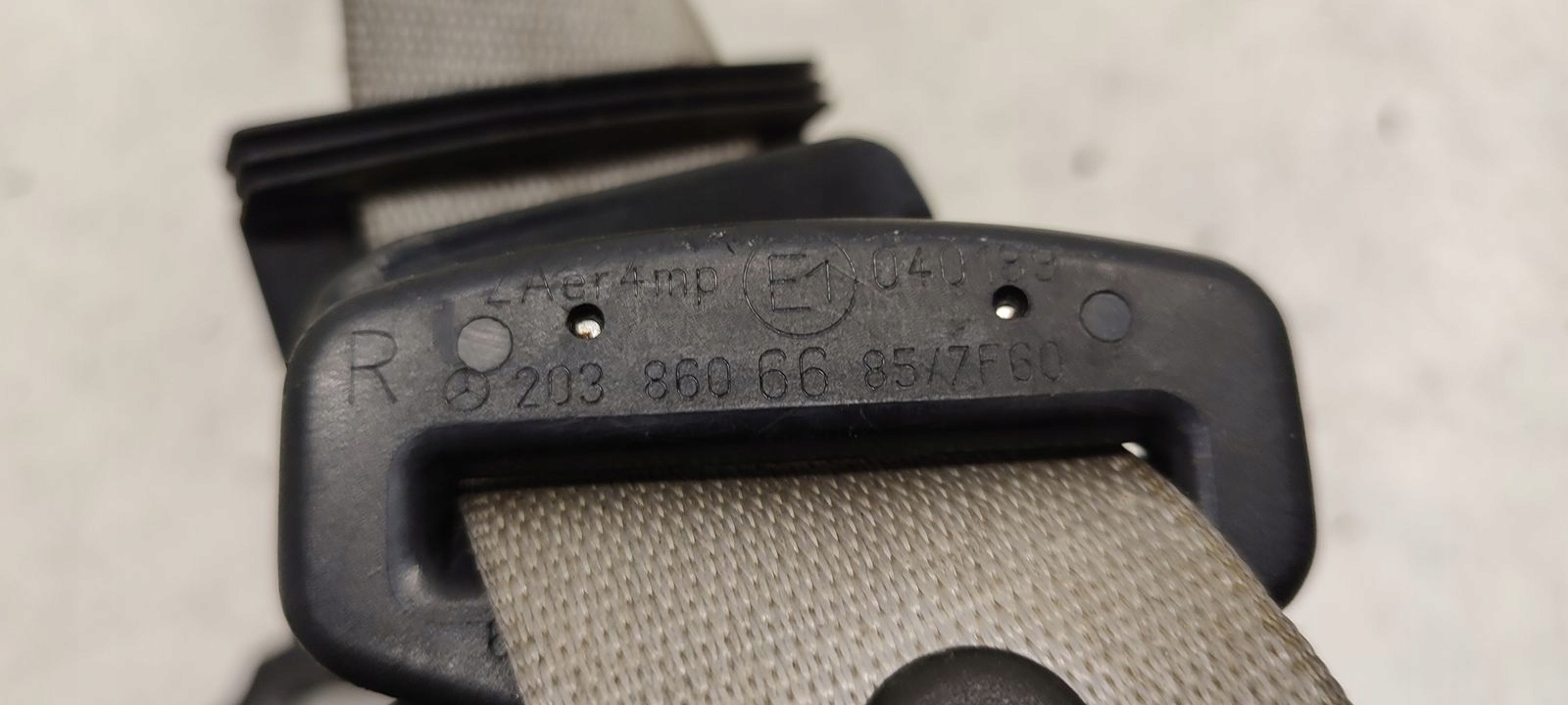 tension belt safety right front Mercedes W203