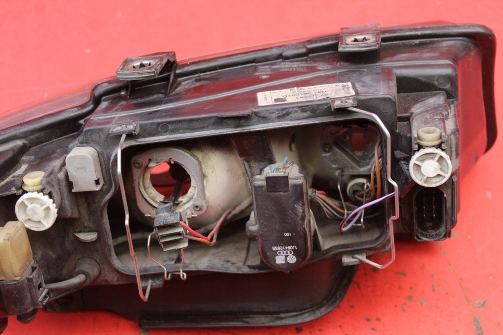 REFLEKTOR left light front EU 1M1941001D SEAT TOLEDO 2 II 99-06