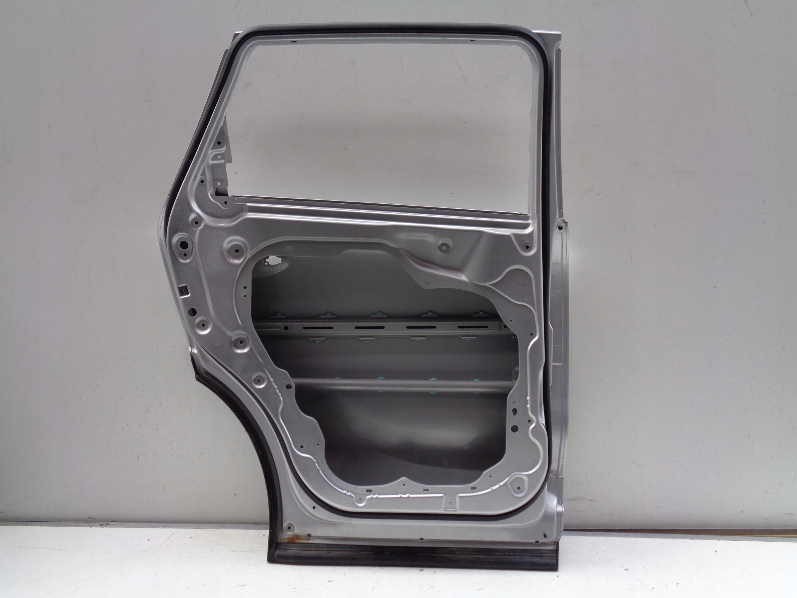 door left rear. KIA SORENTO III 15- NR 34932