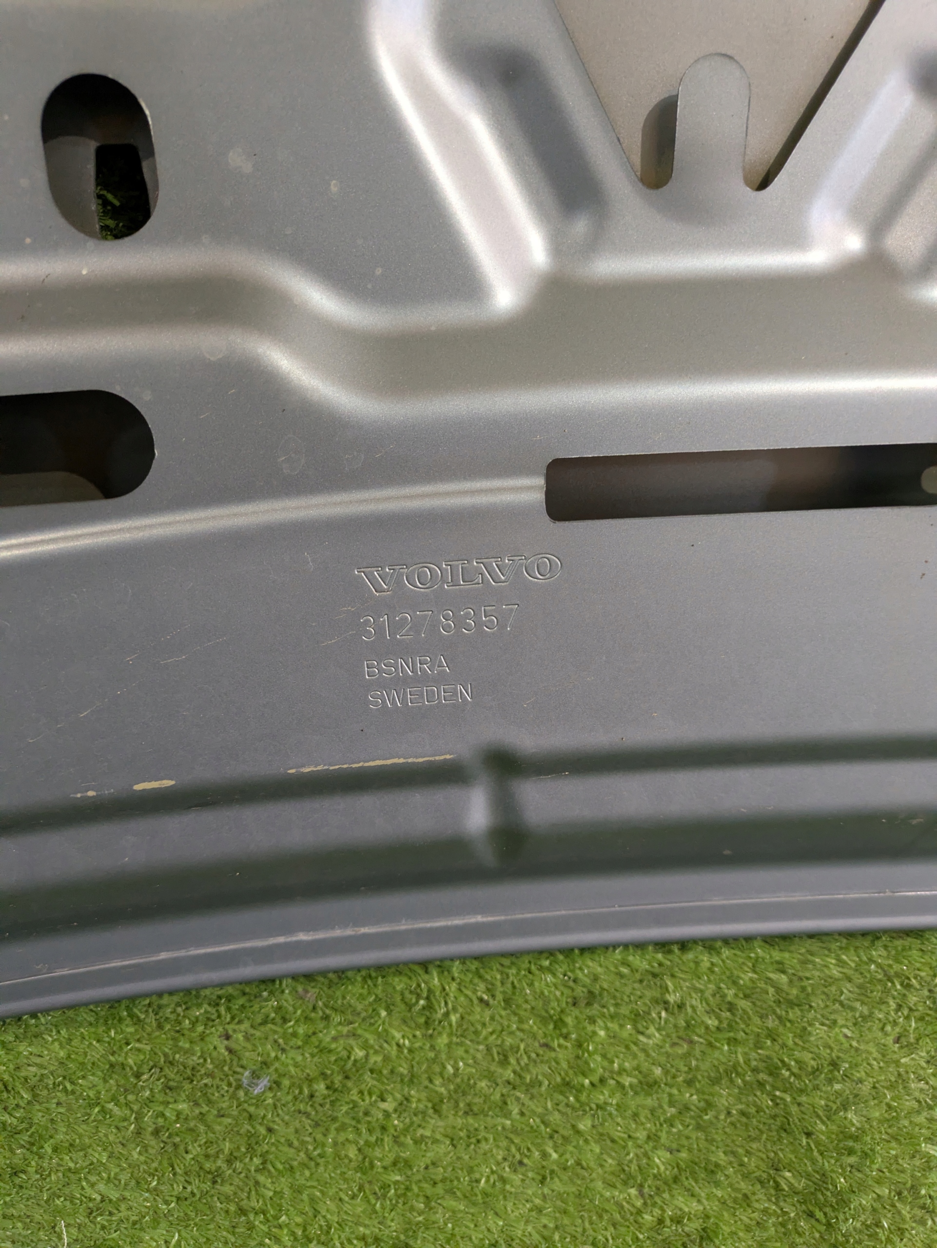 Capot VOLVO V40 II 12- NR.274
