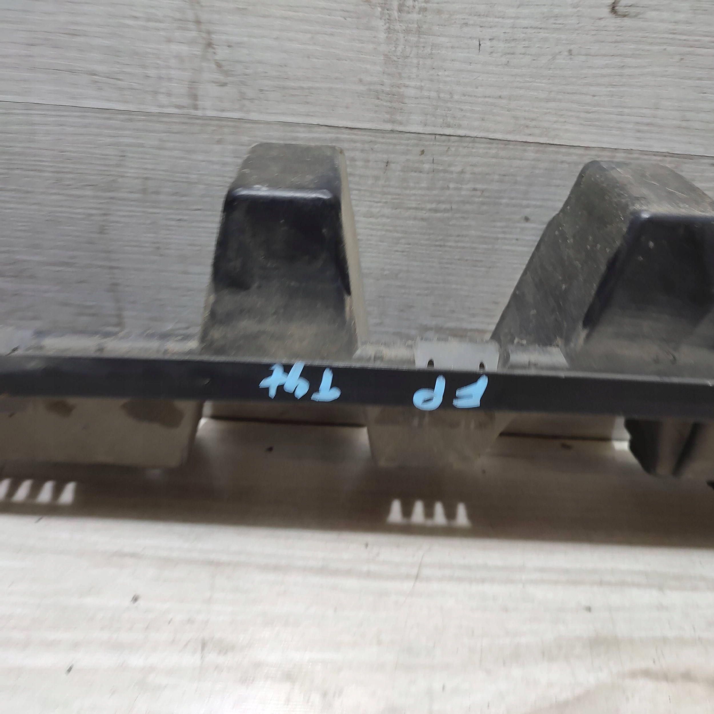 Support montage pare-chocs Arrière Arrière Jaguar F-Pace HK8317E855A