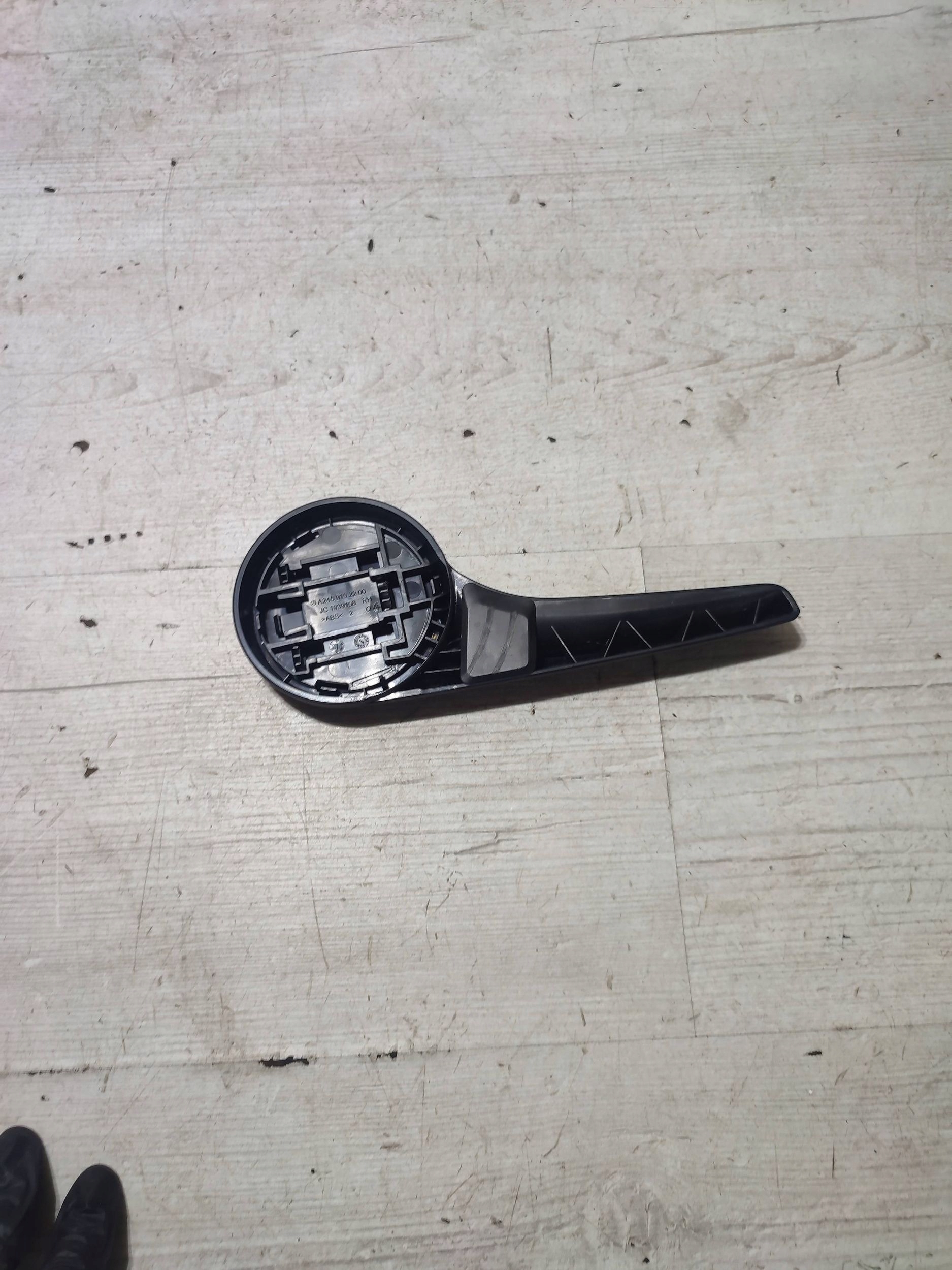 Mercedes-Benz GLA W156 2015 bracket do control siedziska