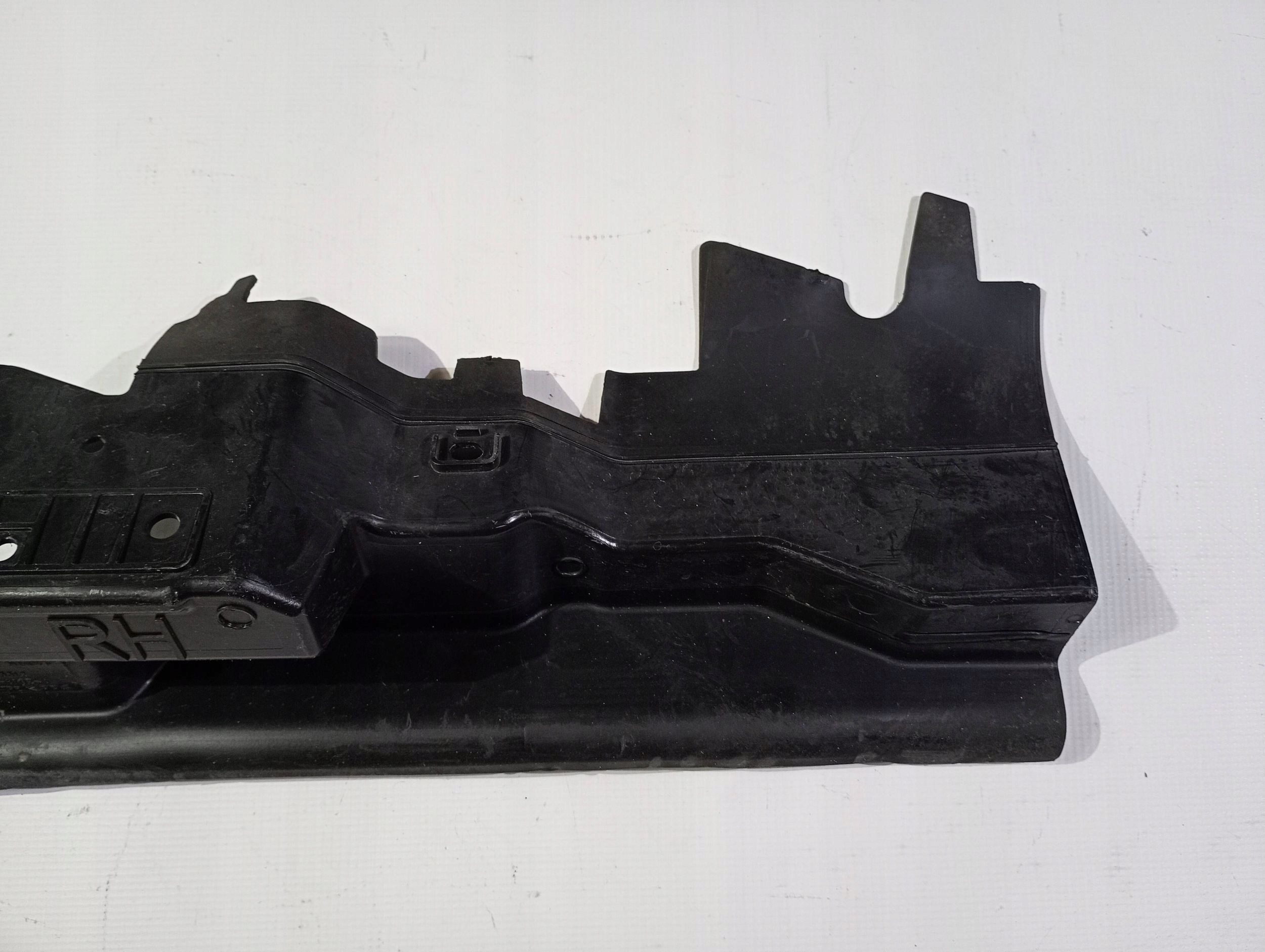 intake drain air duct air line right right Ford Mustang V 2010-2012