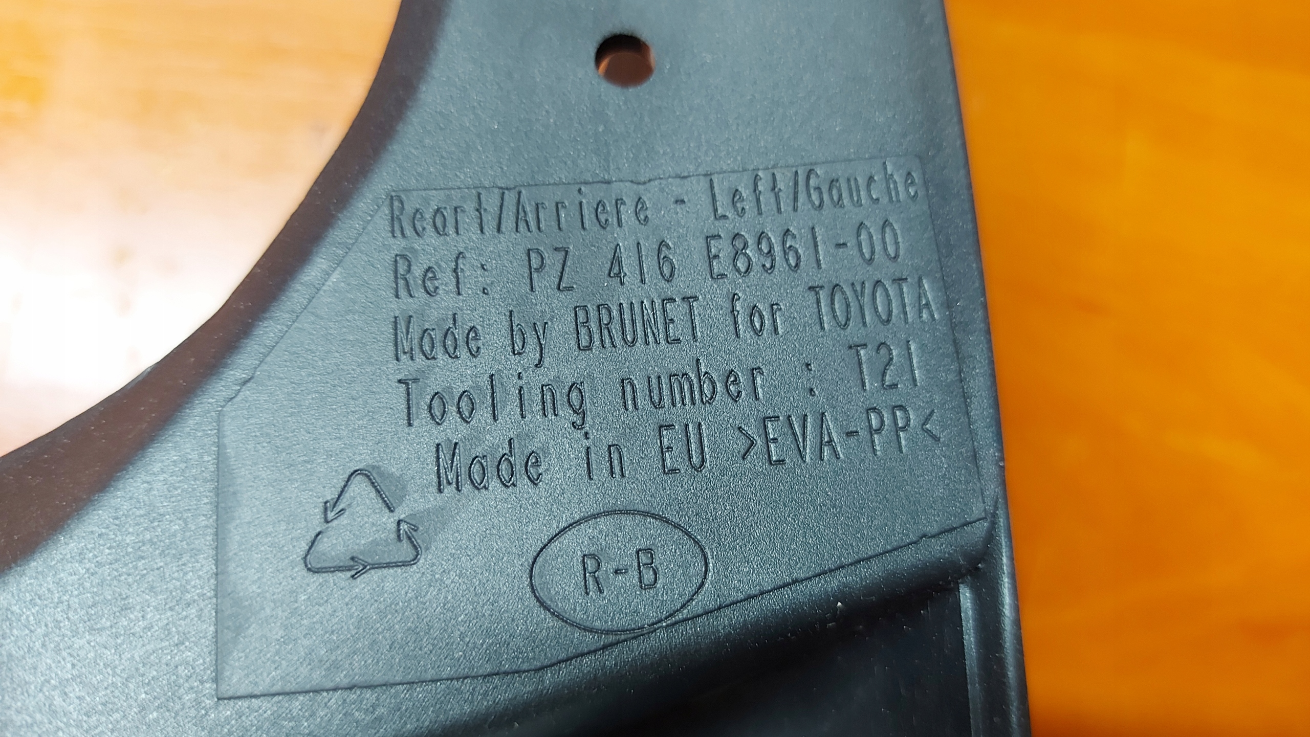 mudguard mudguard flap left right rear rear part TOYOTA COROLLA E15 VERSO PRIUS