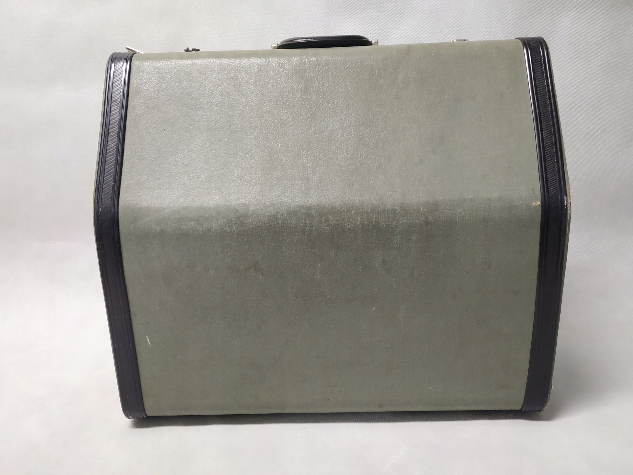 Kufer na akordeon 96 bas