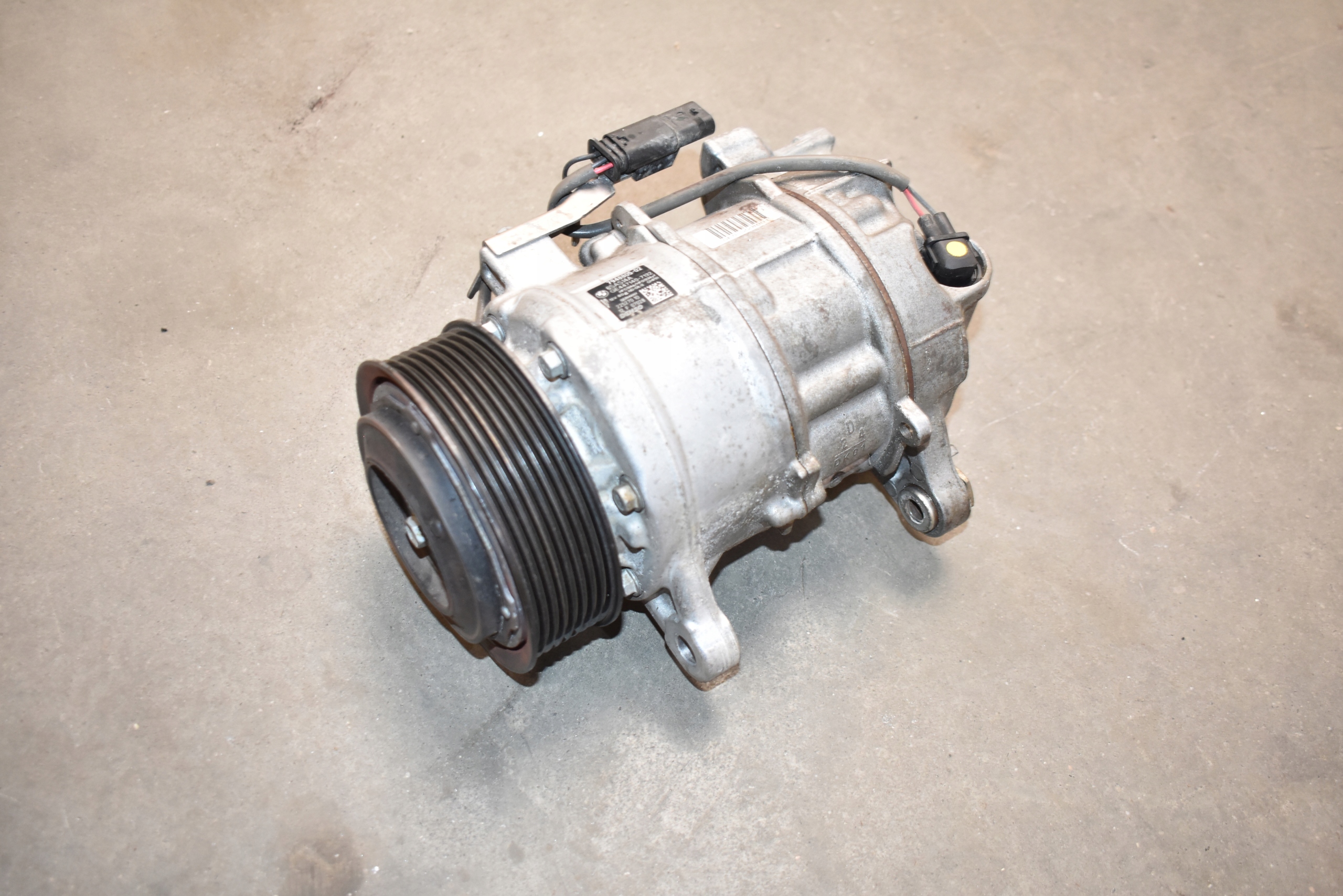 IDEALNY compressor; compressor of the air conditioning BMW G01 G02 1