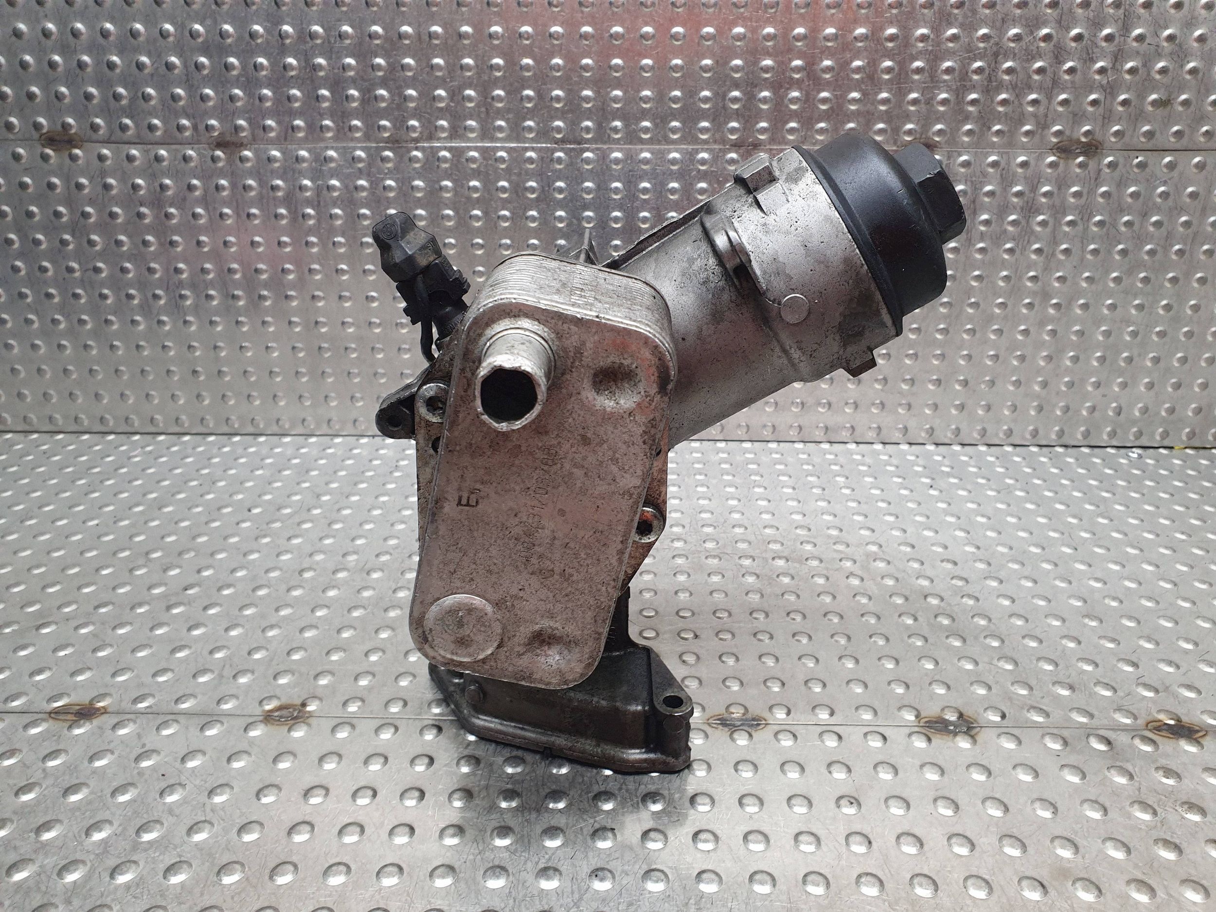oil filter holder radiator 7787072 BMW E46 E87 E90 E60 X3 E83 2.0D M47