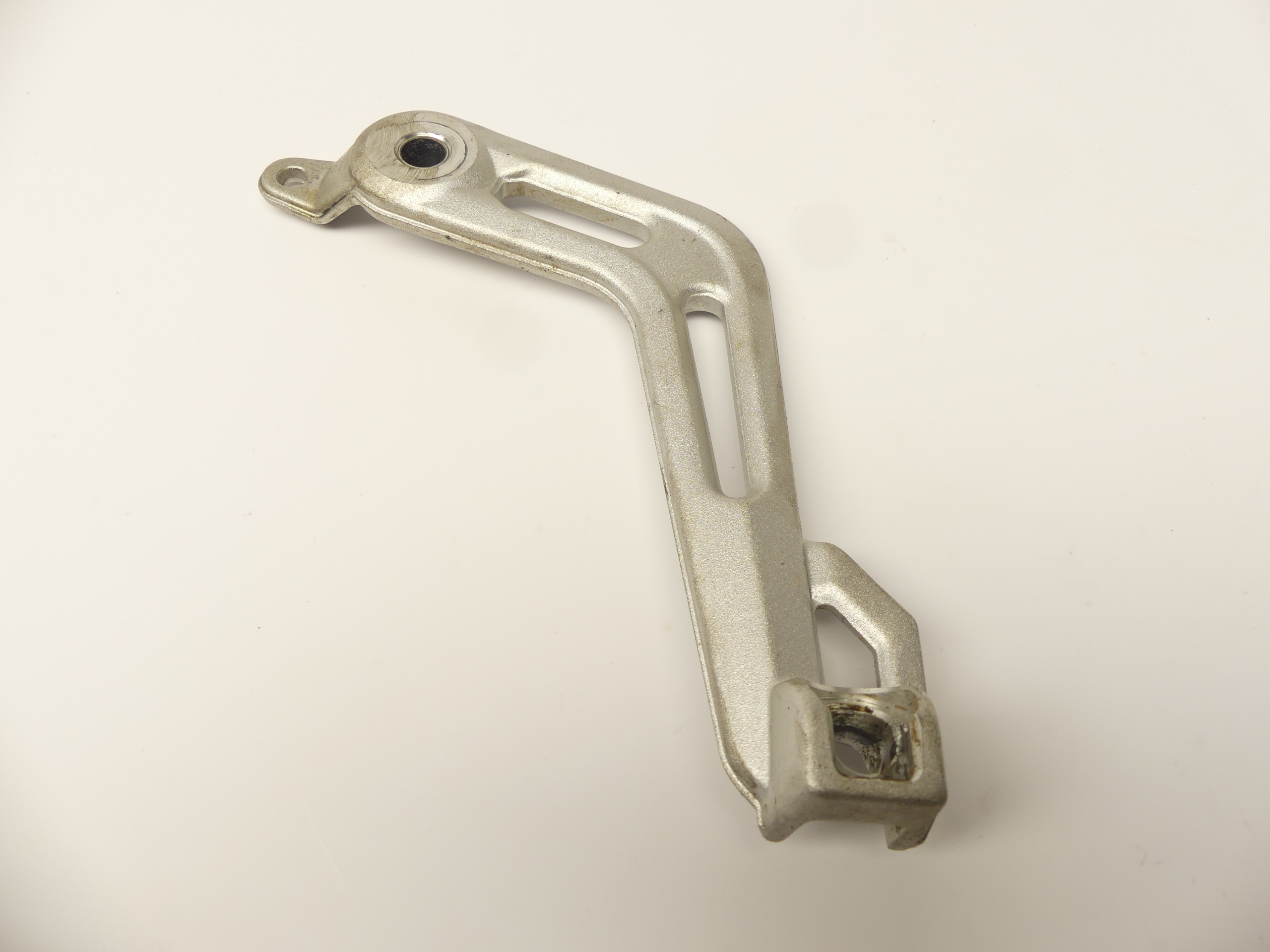 . DŹWIGNIA HAMULCA STELAŻ UCHWYT TRIUMPH TIGER RALLY PRO 900 20 + Producent Triumph OE